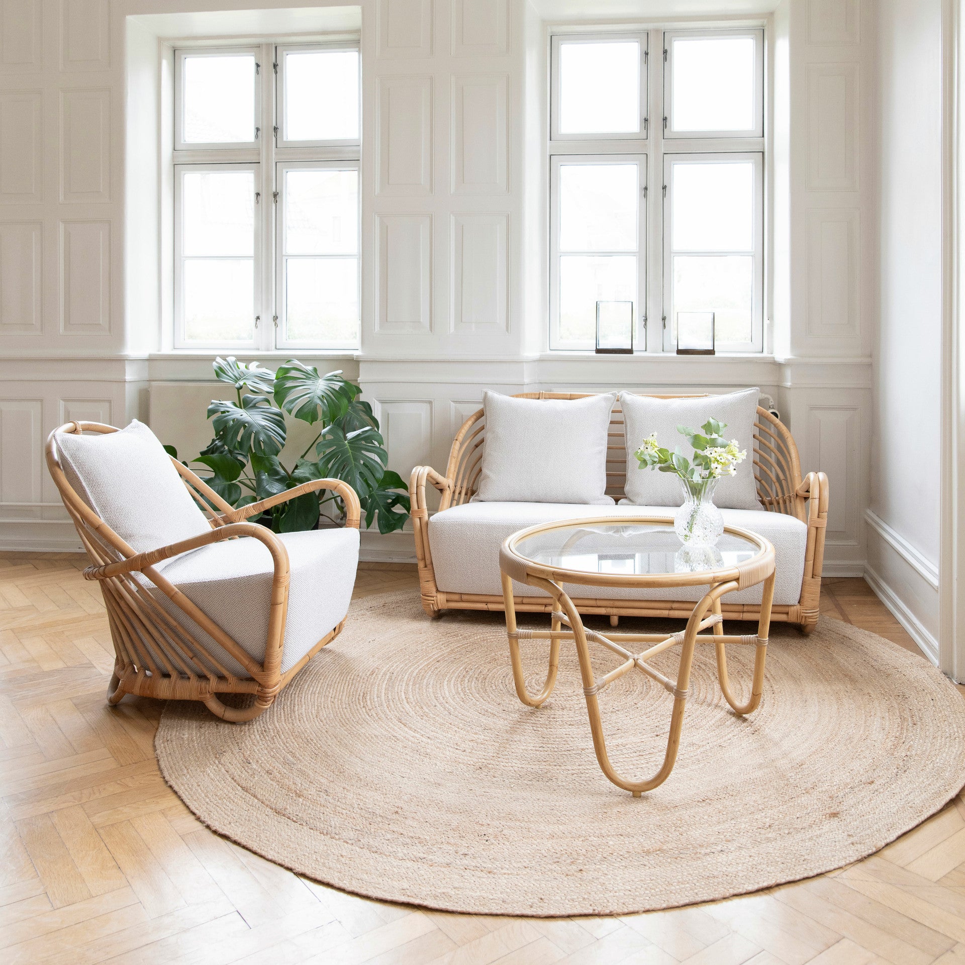 Arne Jacobsen Charlottenborg 2-Seater Sofa by Sika Design - view 2