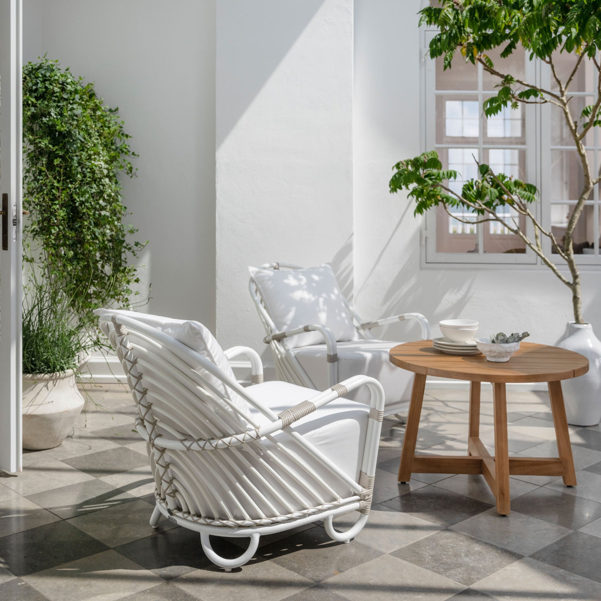 Arne Jacobsen Charlottenborg Chair Exterior by Sika Design - view 3