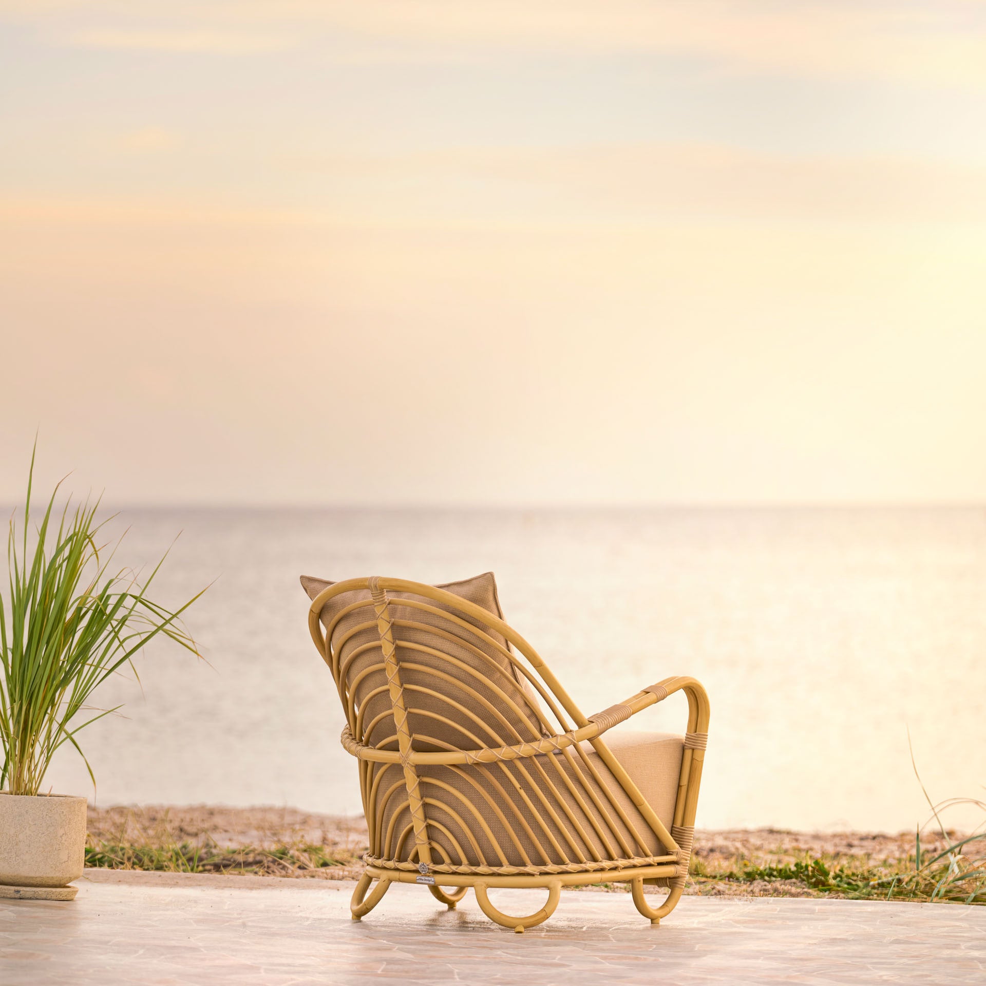 Arne Jacobsen Charlottenborg Chair Exterior by Sika Design - view 2
