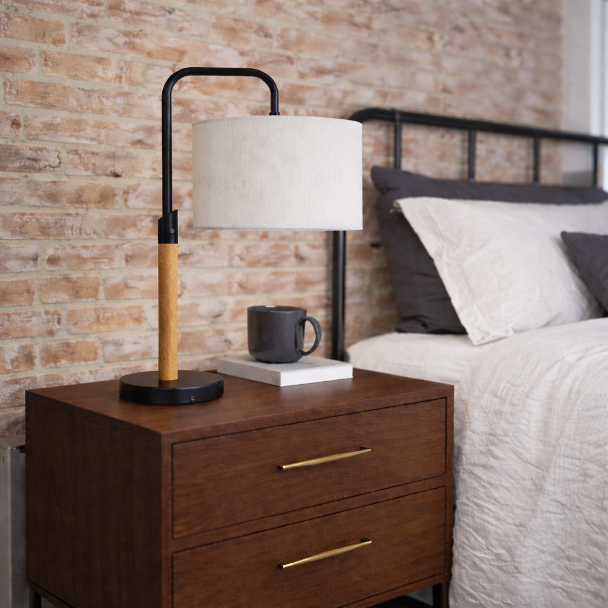 Arcus Paniz Table Lamp | Metal Swirl and Cylinder Shade