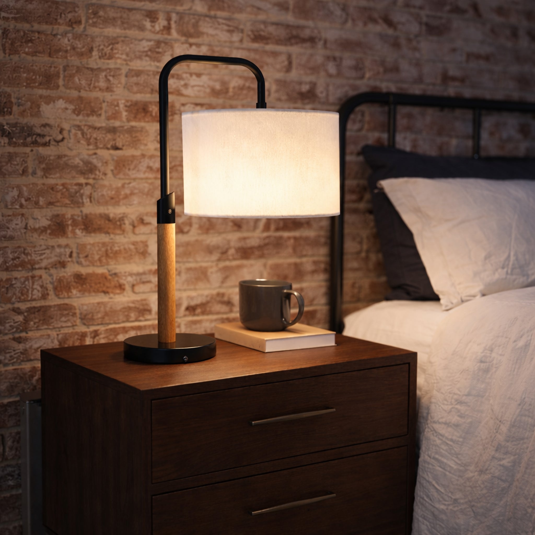 Arcus Paniz Table Lamp | Metal Swirl and Cylinder Shade