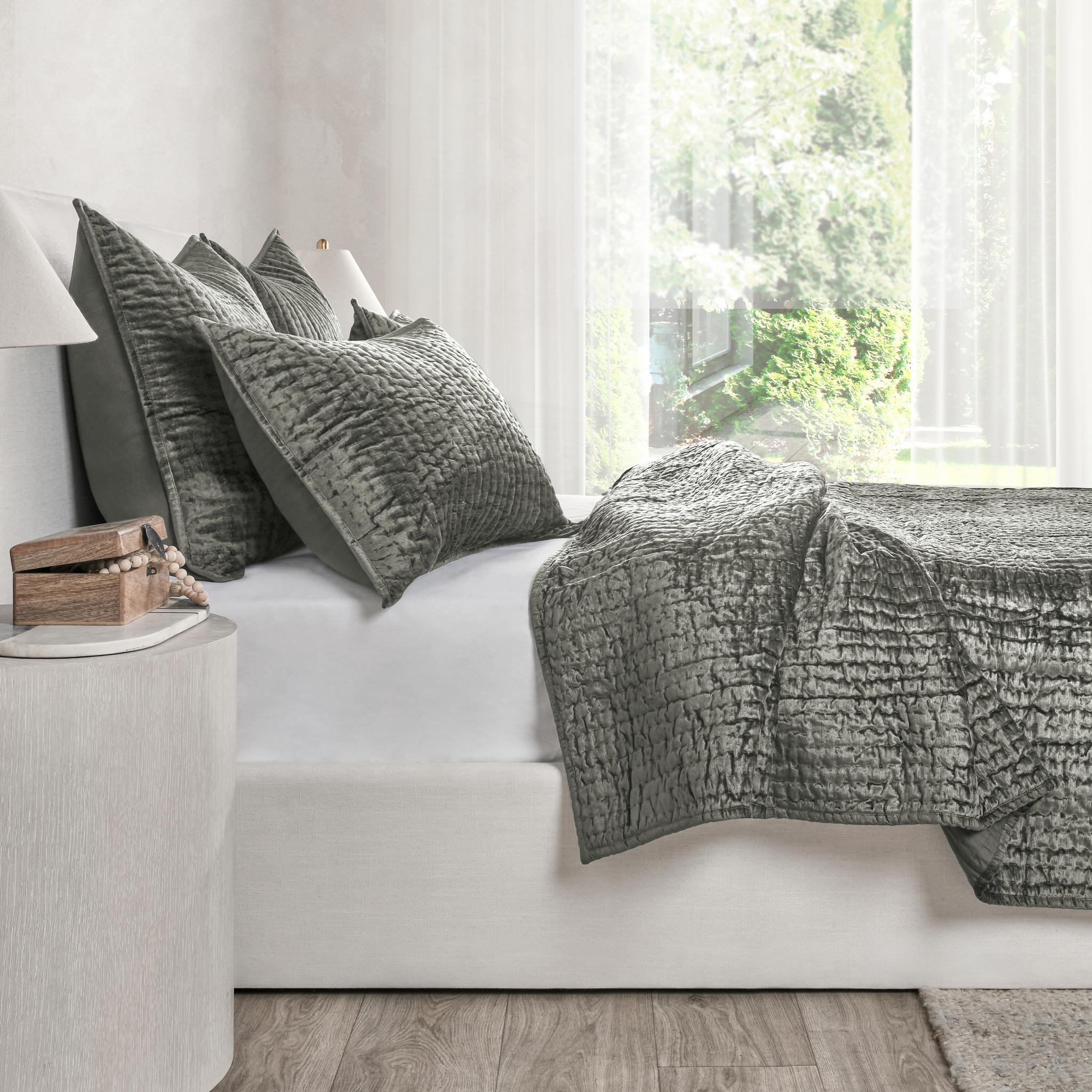 Bari Velvet Quilt Collection - Sage - King / Set