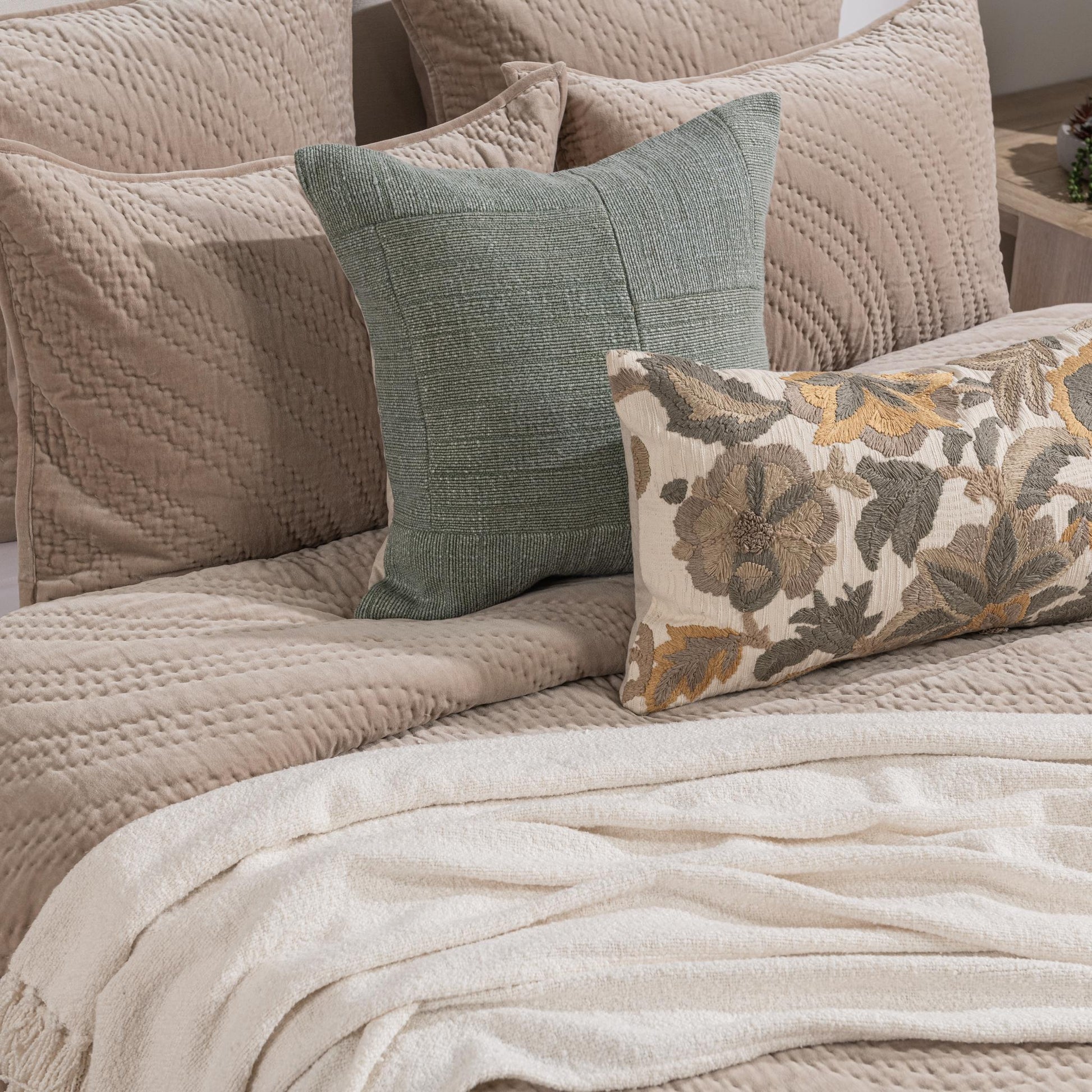Elms Velvet Quilt Collection - Velvet Pebble - King / Set