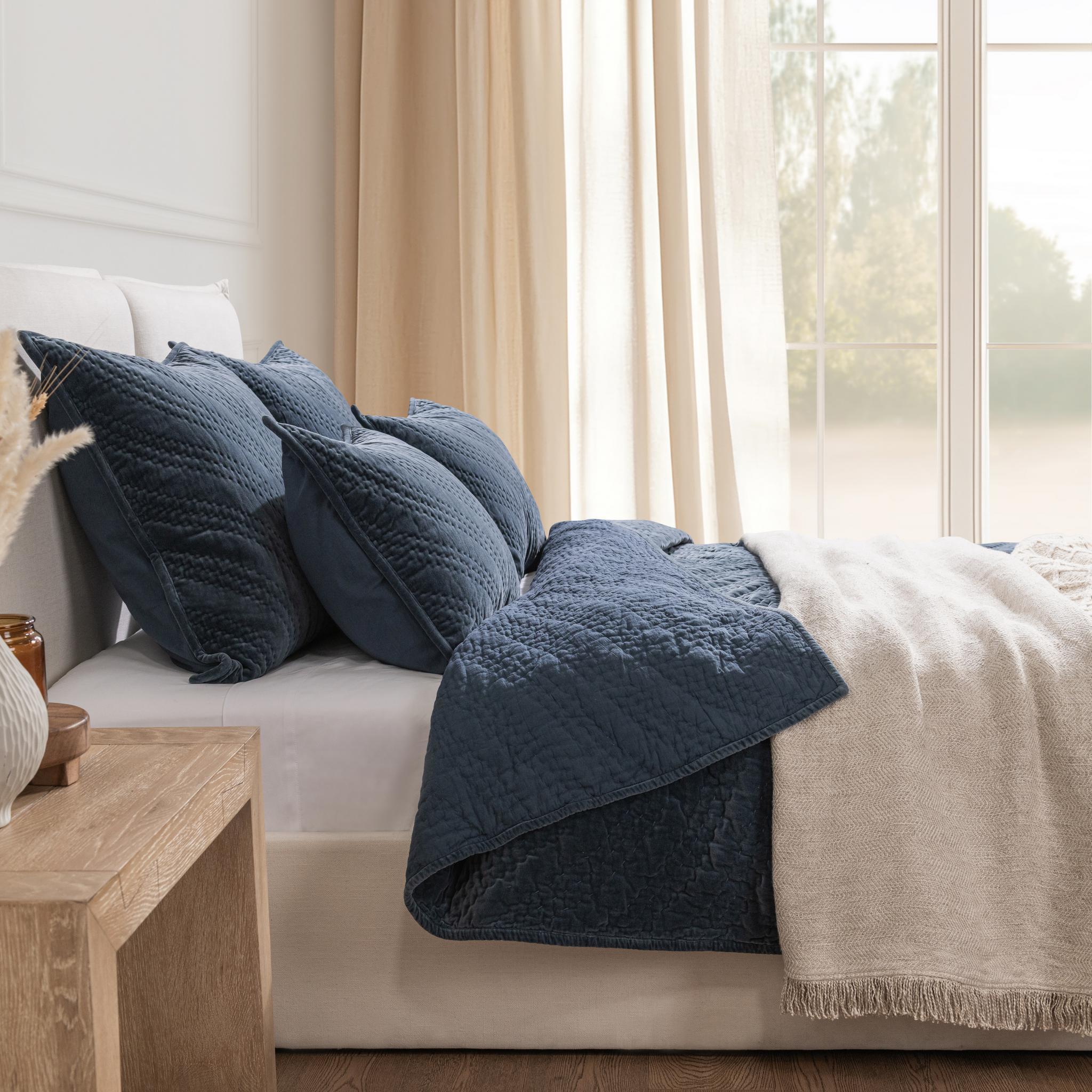 Elms Velvet Quilt Collection - Crisp Blue - King / Set