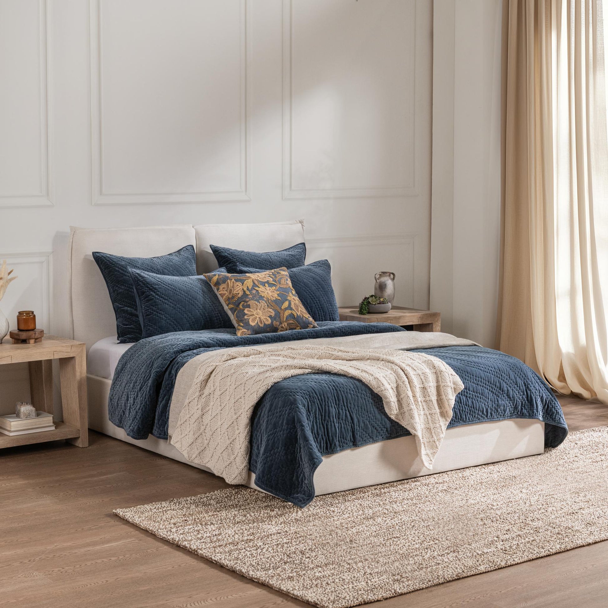 Elms Velvet Quilt Collection - Crisp Blue - King / Set