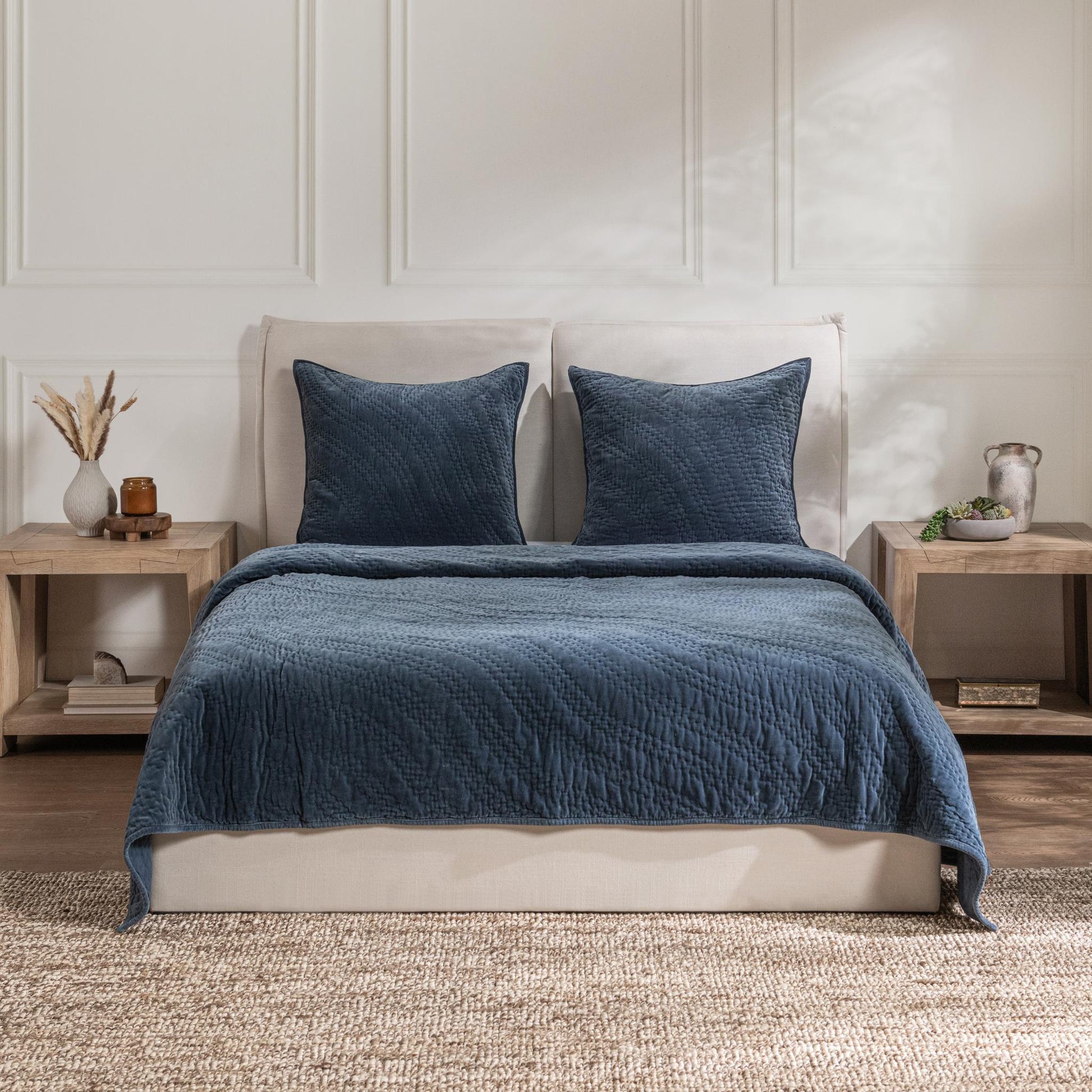 Elms Velvet Quilt Collection - Crisp Blue - King / Set