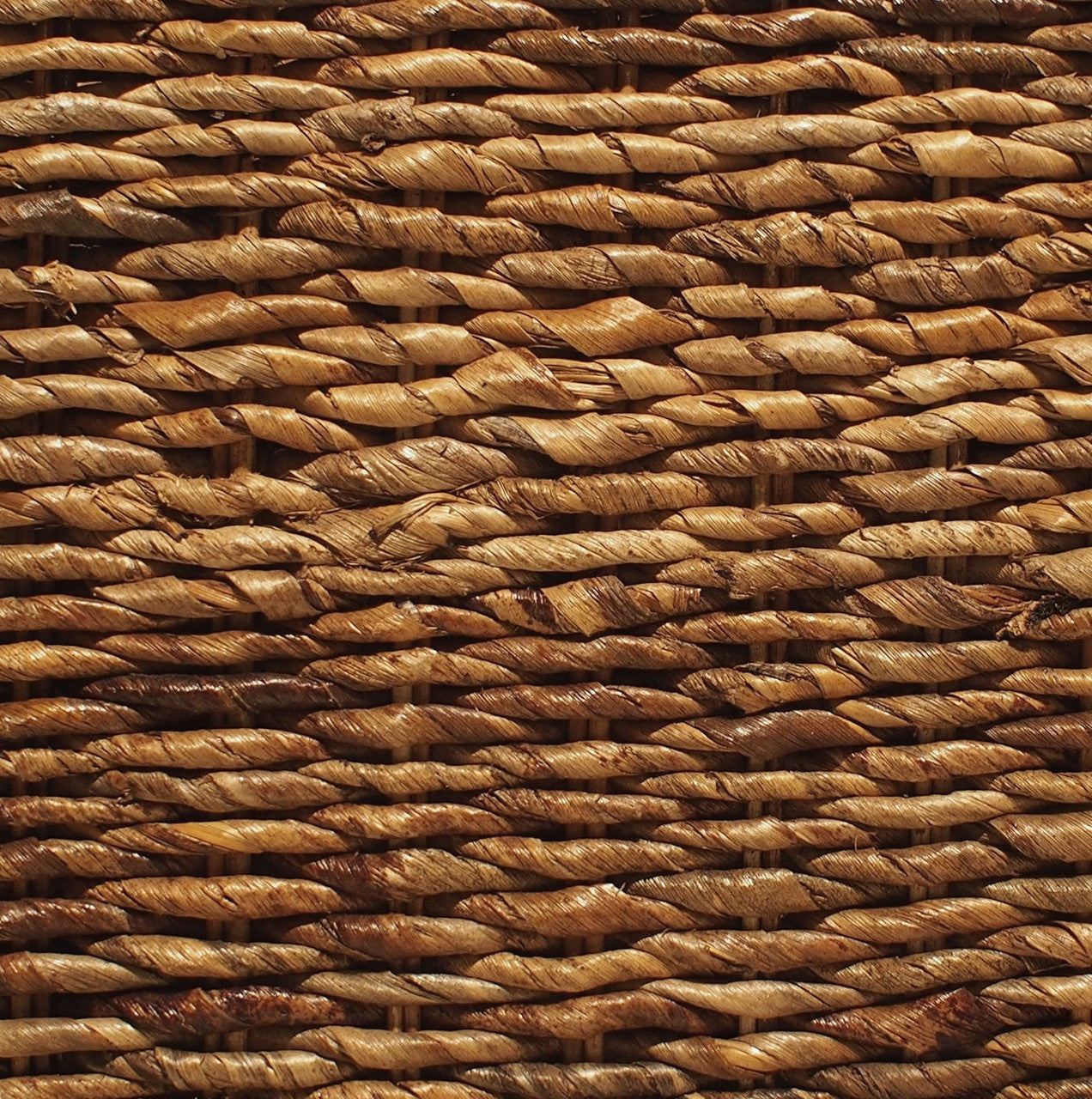 Lanai Banana Leaf  Woven King Bed