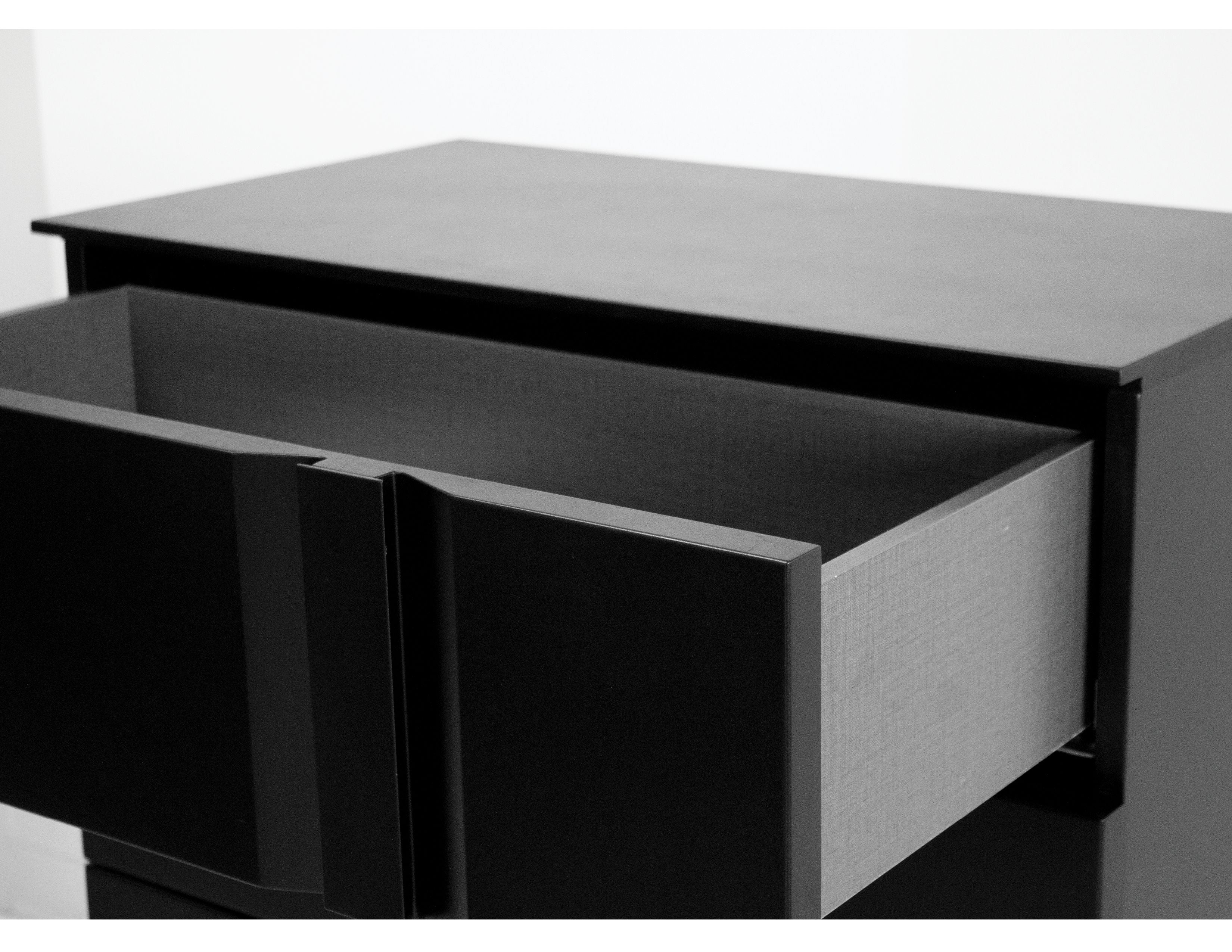 Carbon Close Drawers