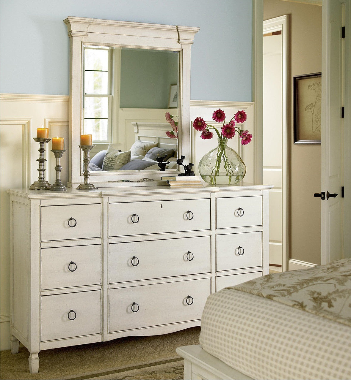Country-Chic Maple Wood White nine drawer dresser