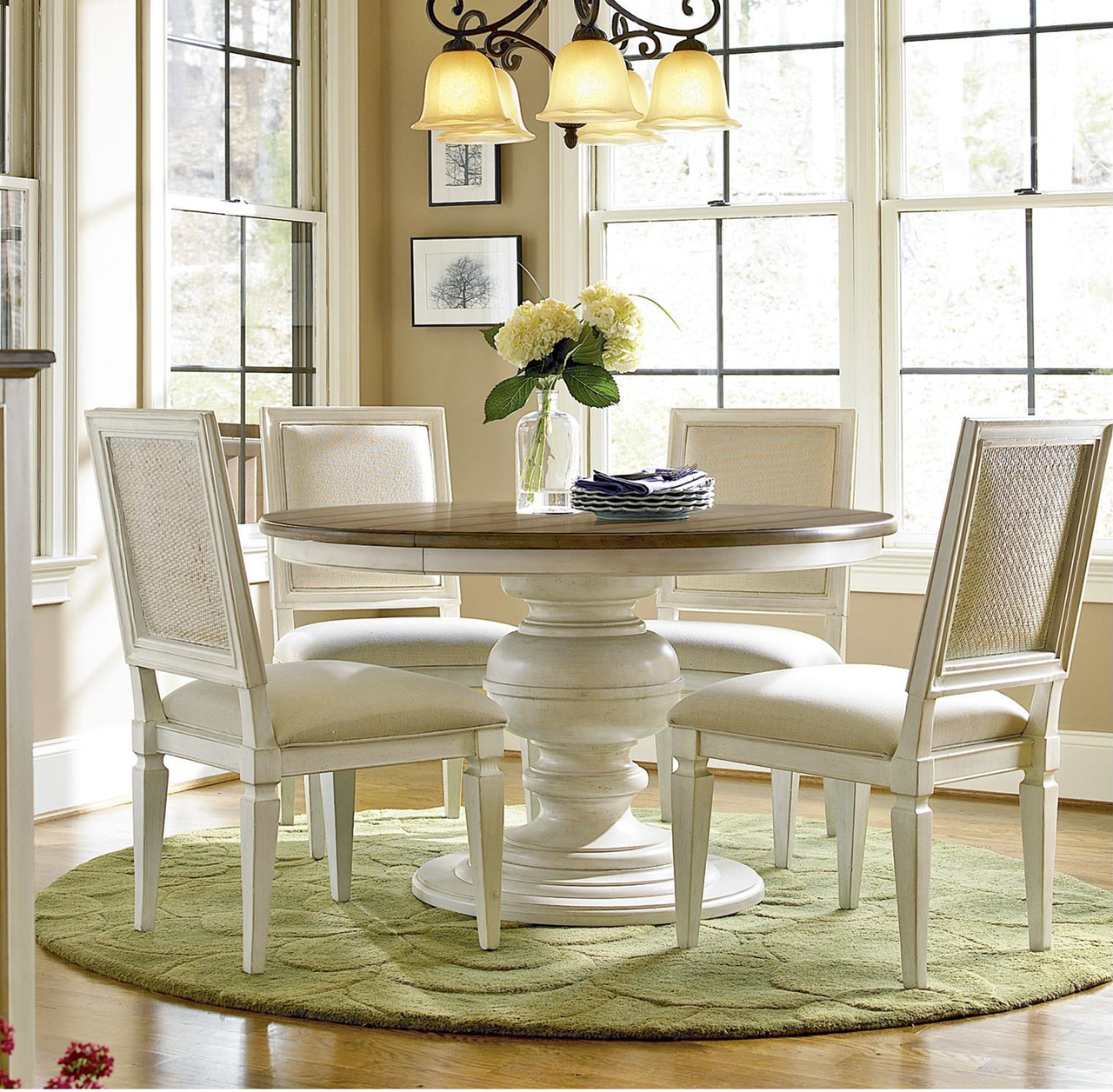 Country-Chic Maple Wood White Round Extending Pedestal Kitchen Table