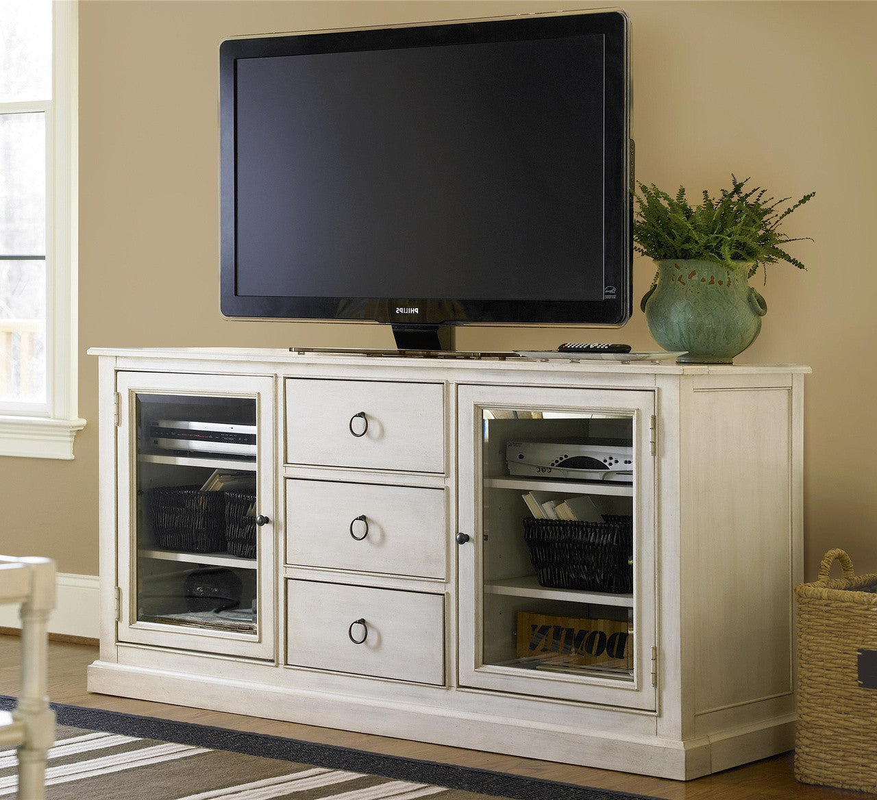 Country-Chic Maple Wood White TV Entertainment Console