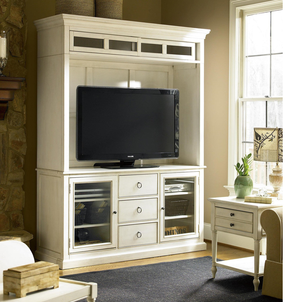 Country-Chic Maple Wood White TV Stand with Hutch