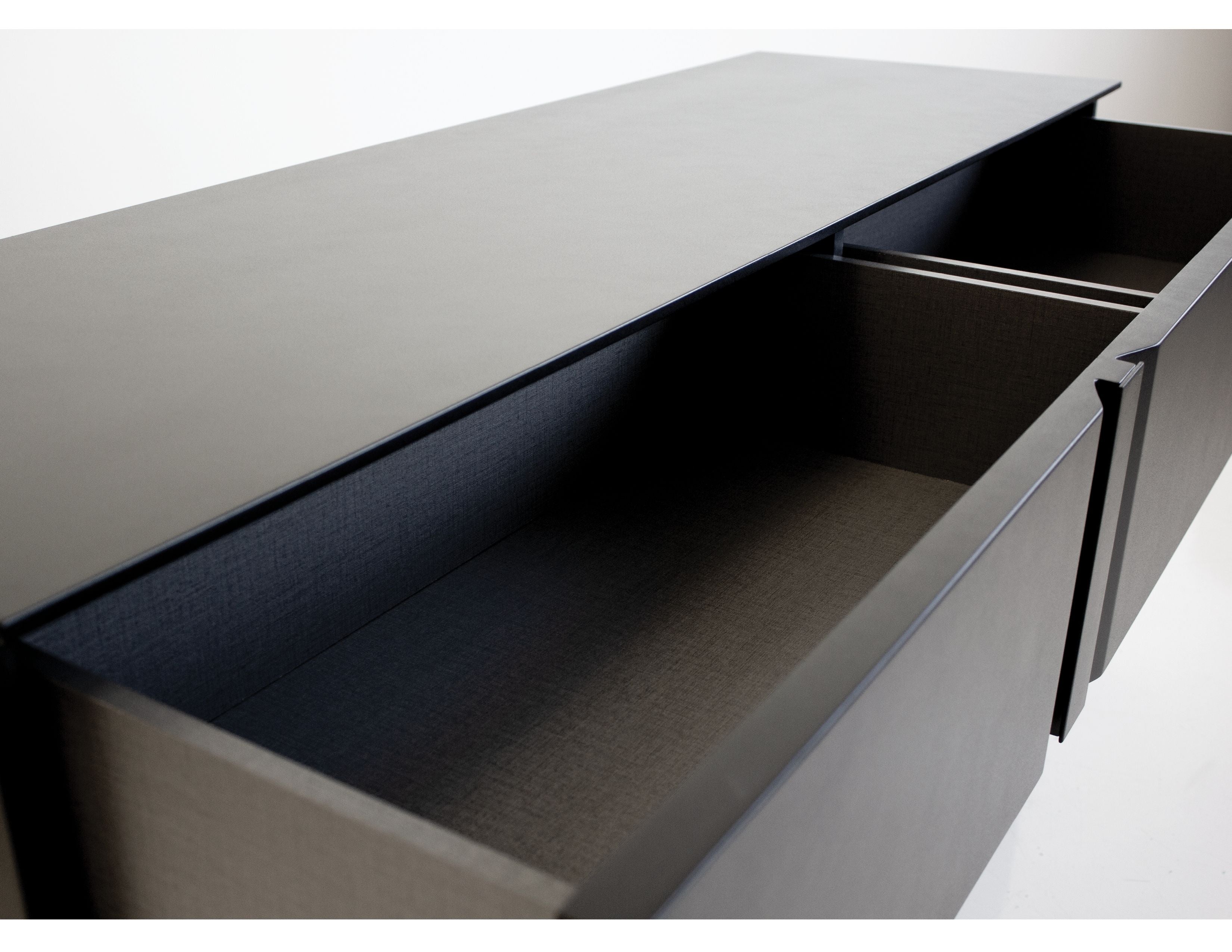 Carbon Double Dresser