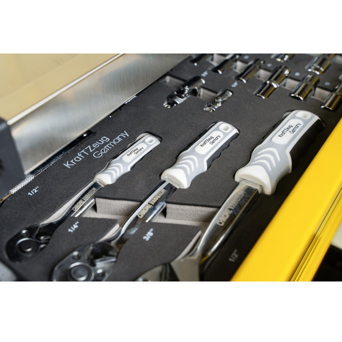 251 Piece Tool Cabinet Complete With Tools, 8 Drawers Tool Chest