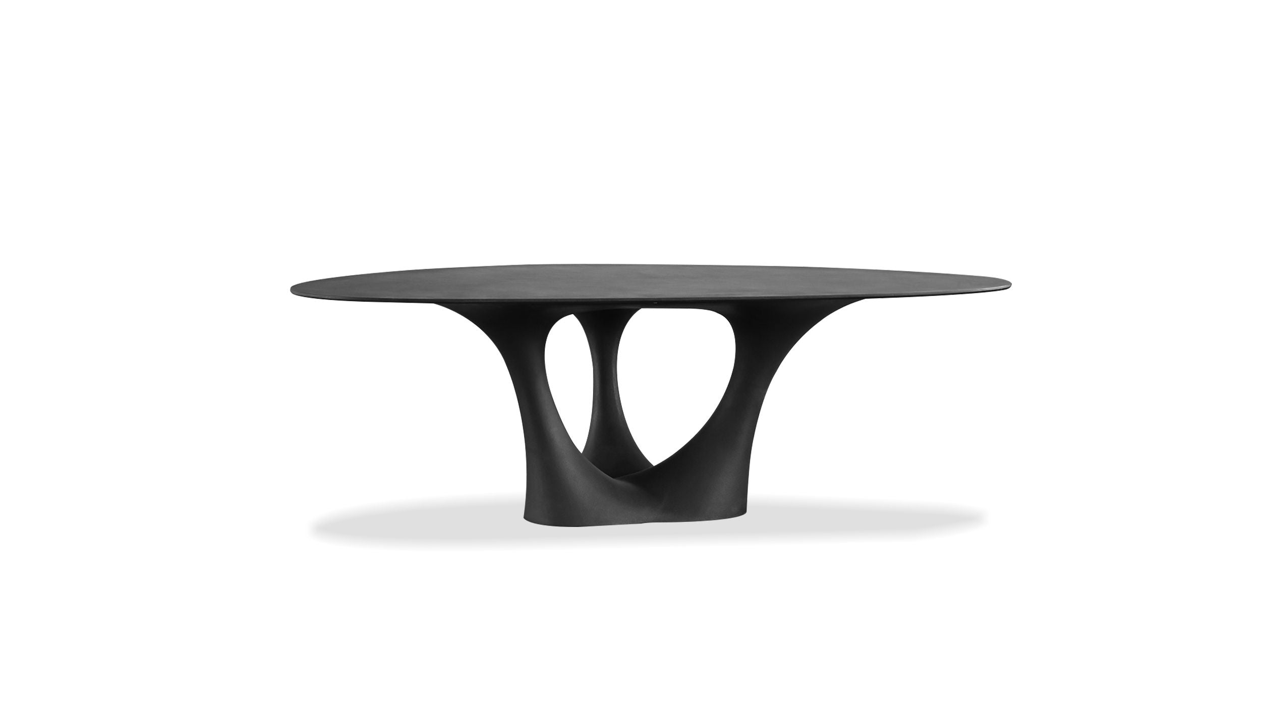 Groot Dining Table