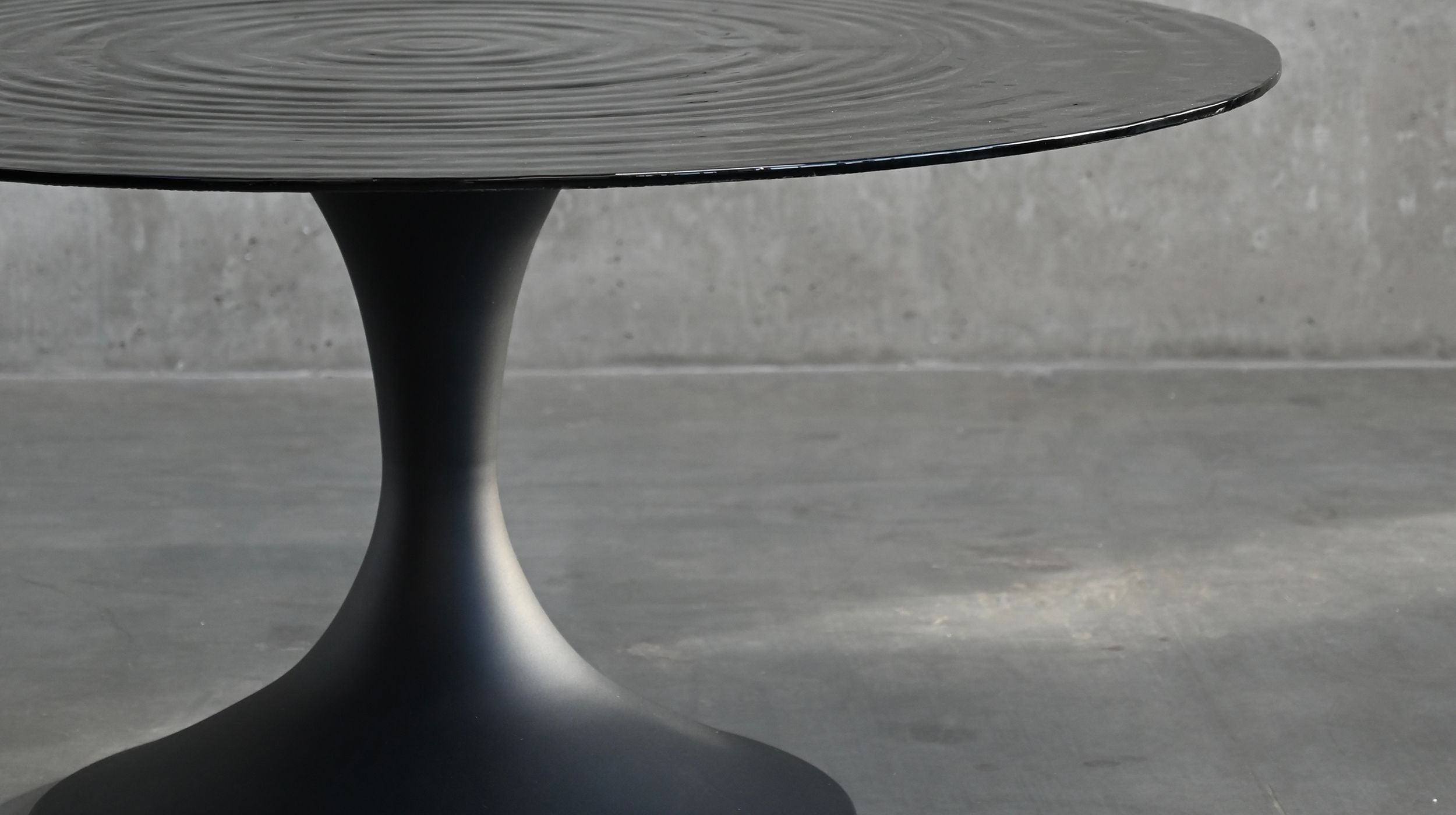 Halo 63" Dining Table Round