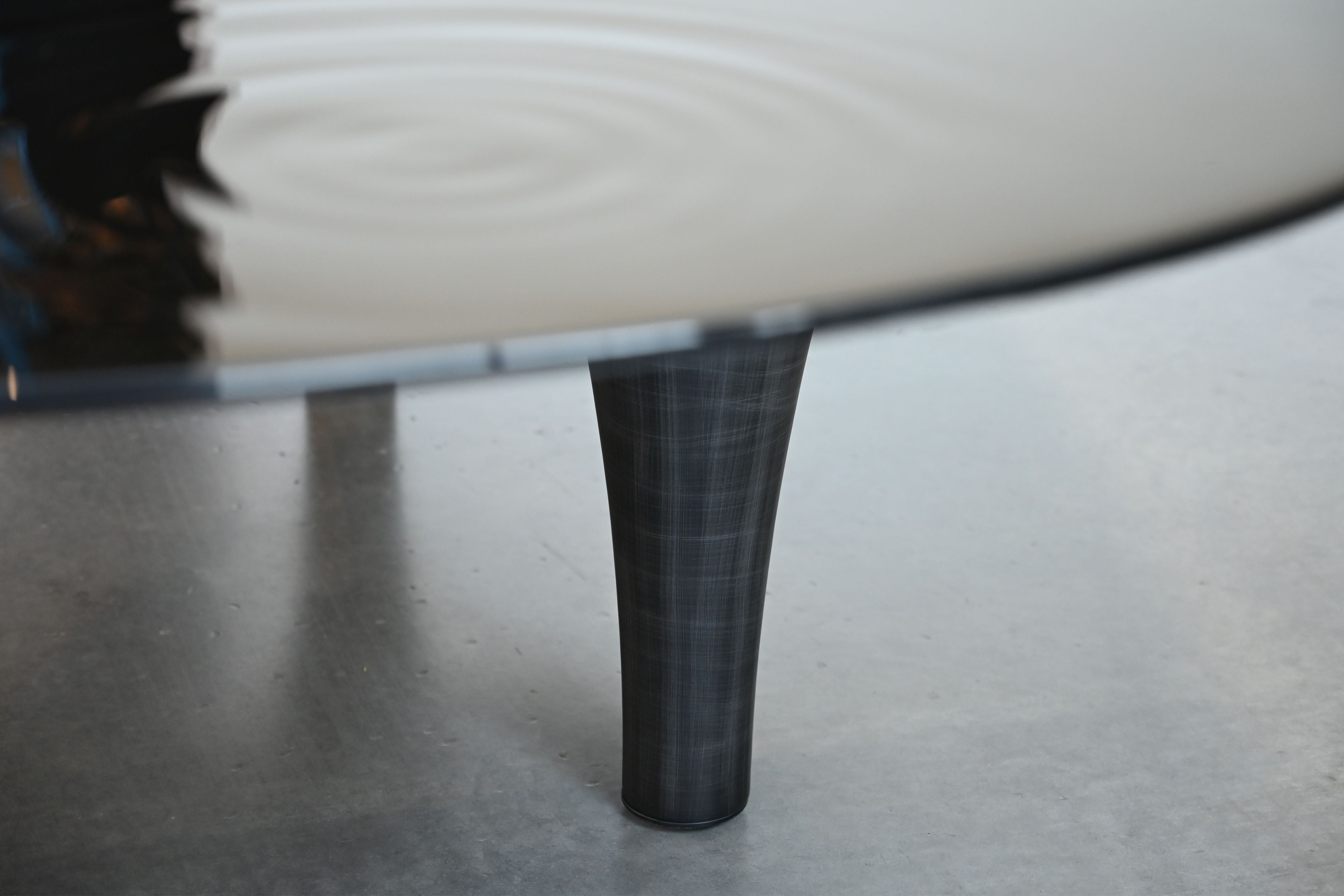 Heli Dining Table