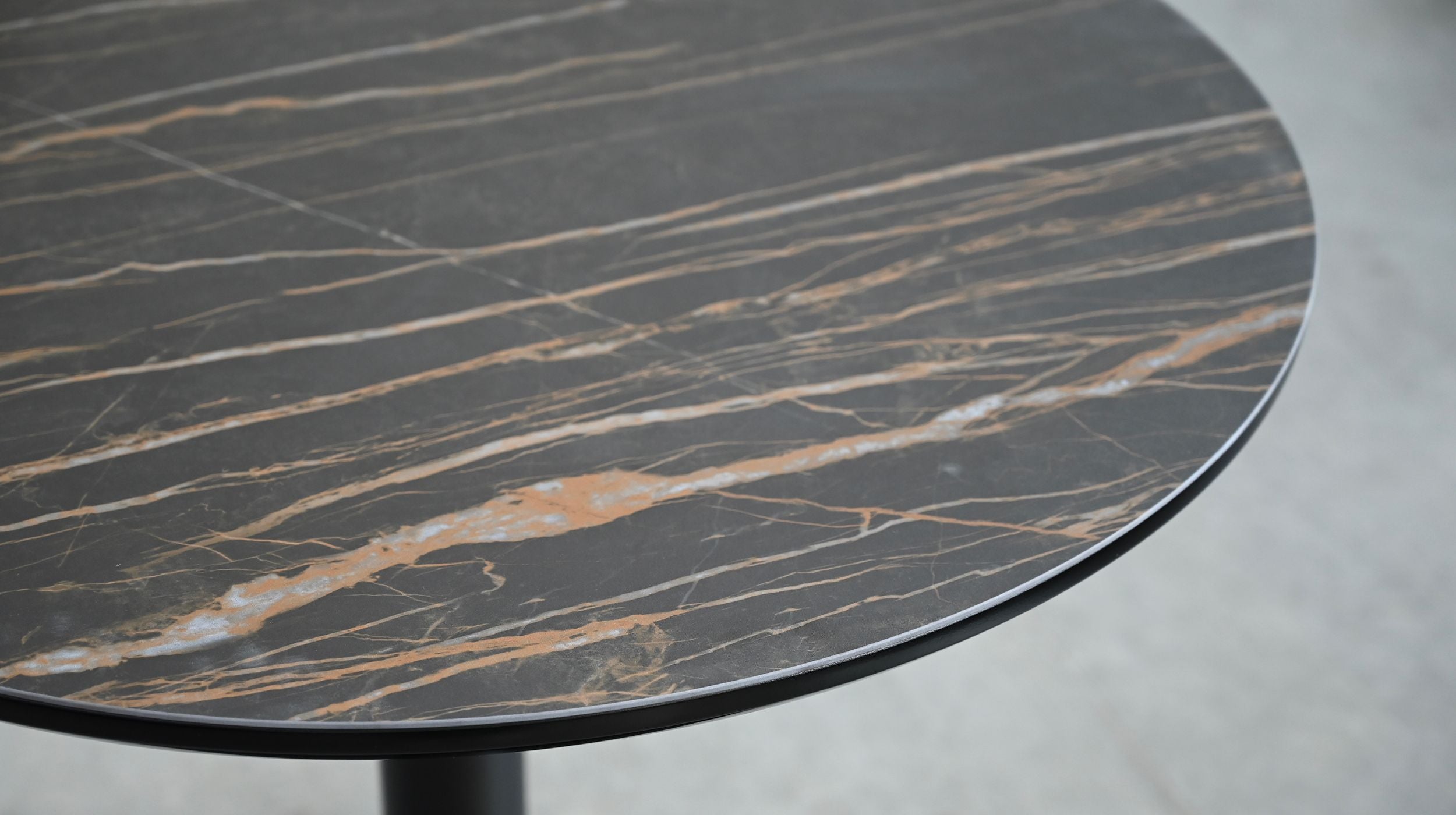 Halfpint Dining Table Round
