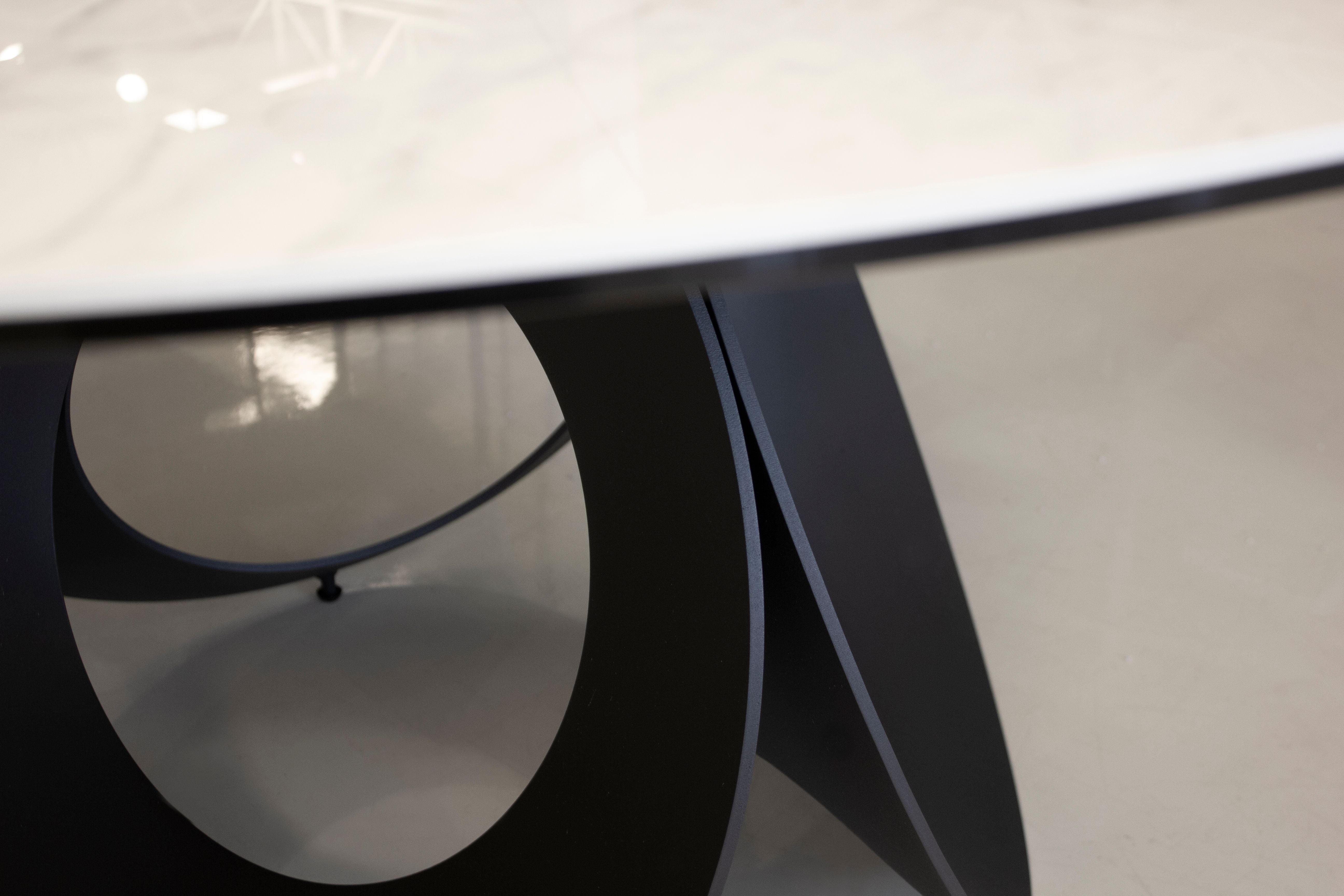 Optic Dining Table Round