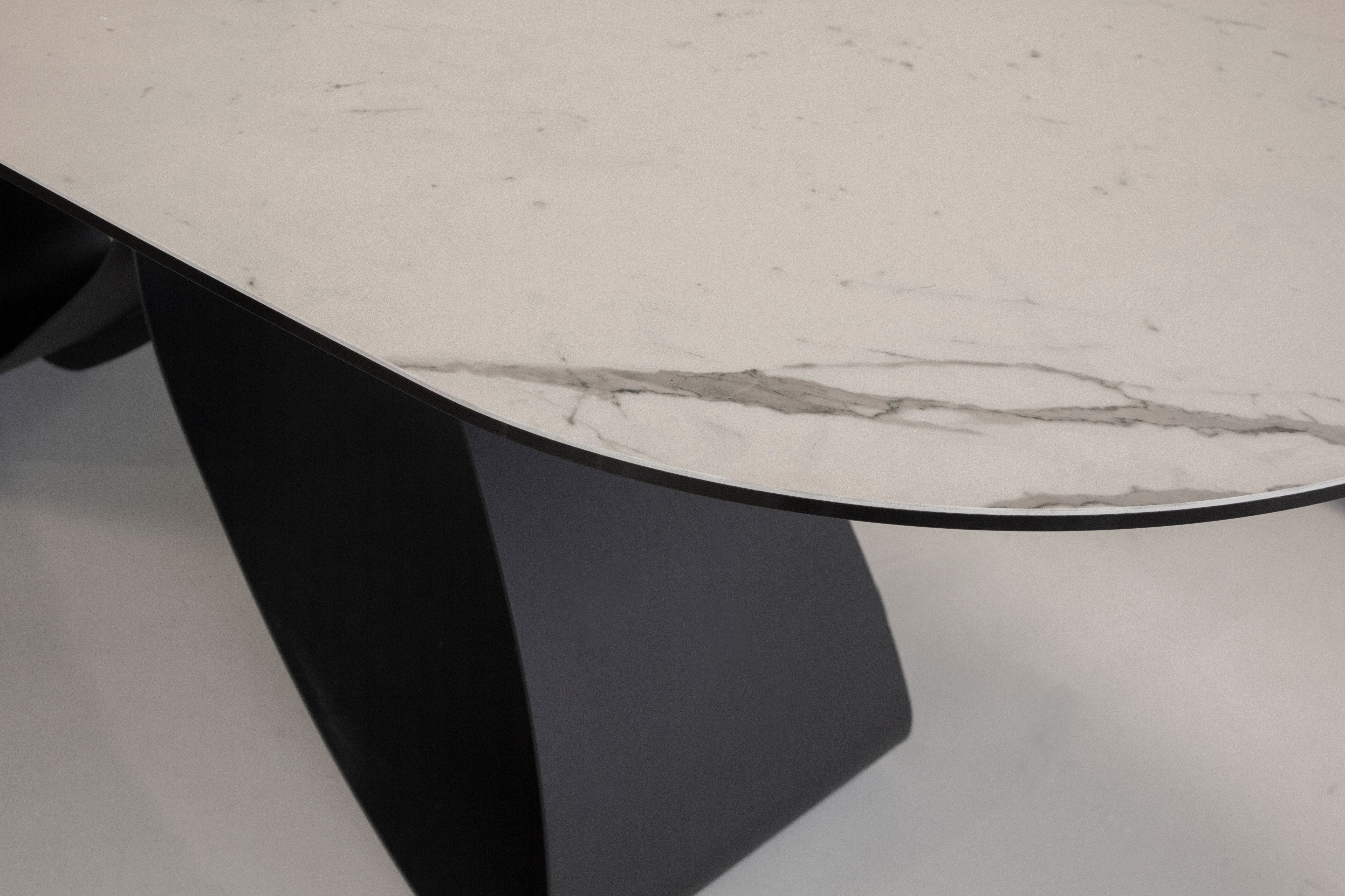 Ribbon Dining Table Oval