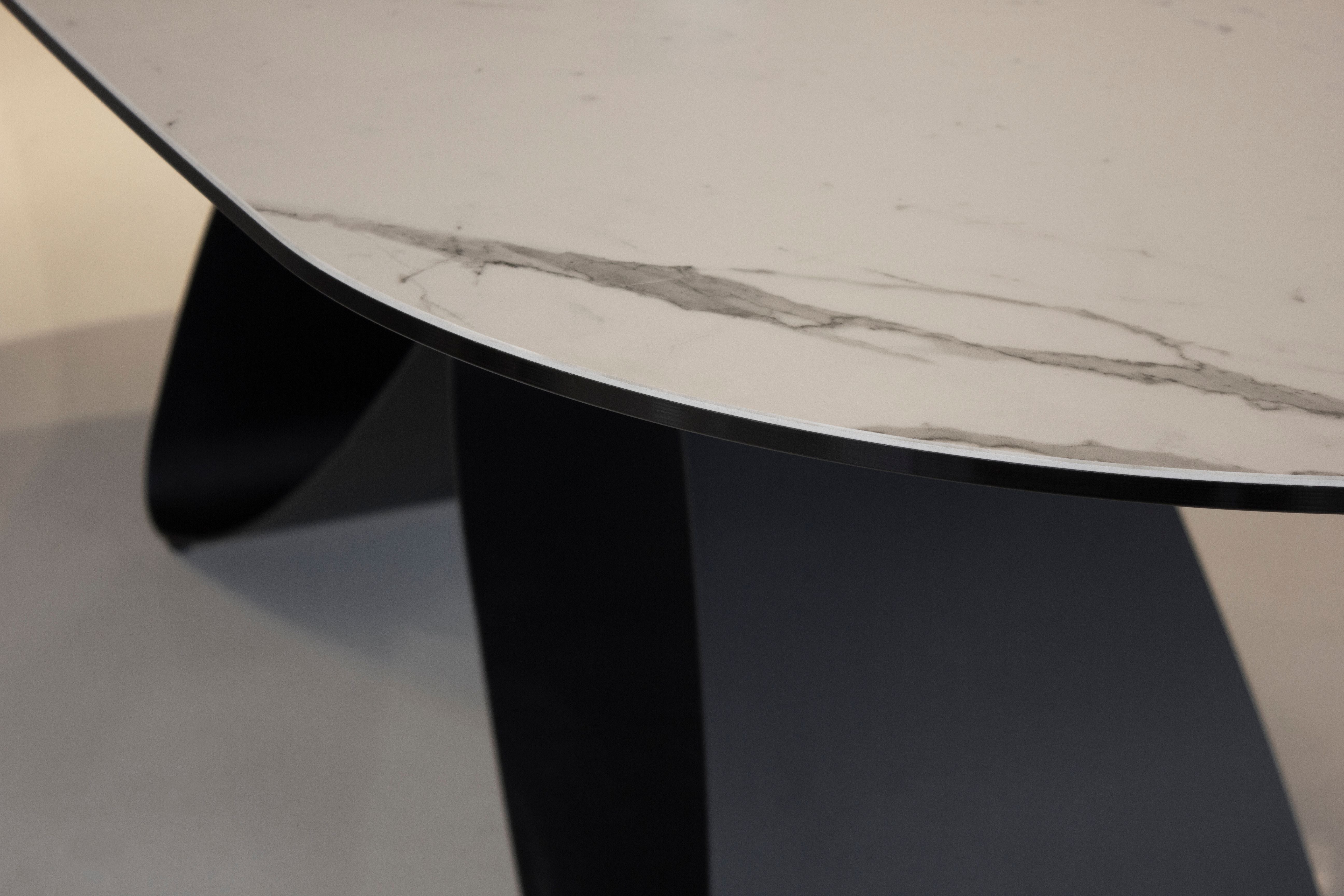 Ribbon Dining Table Oval
