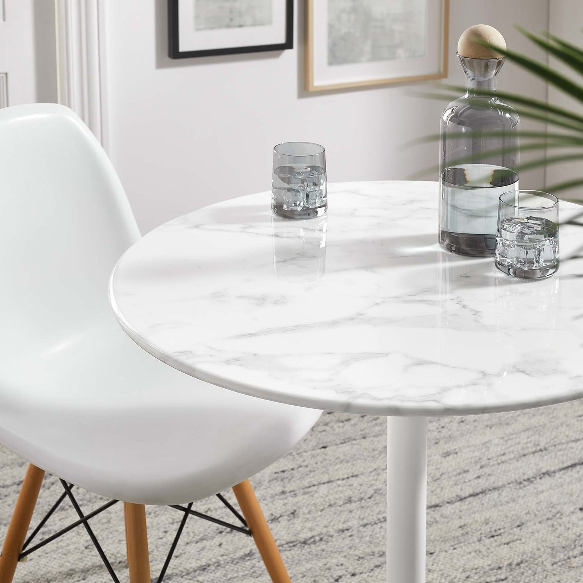 Lippa 28" Round Faux Marble Dining Table
