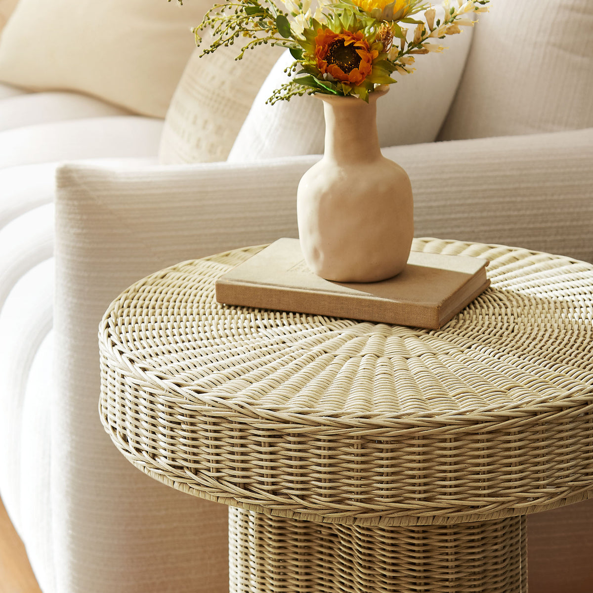 Sarova 20 Inch Natural Rattan Round Pedestal Side Table - Natural Rattan