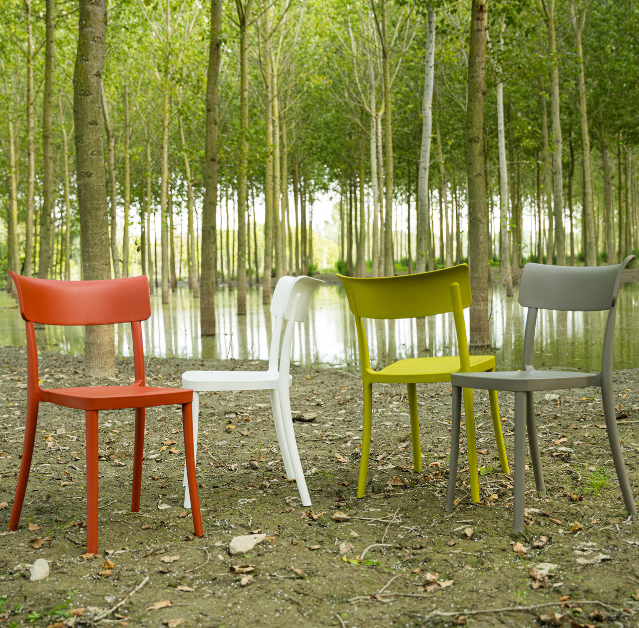 Avvolta Indoor/Outdoor Stacking Dining Side Chair