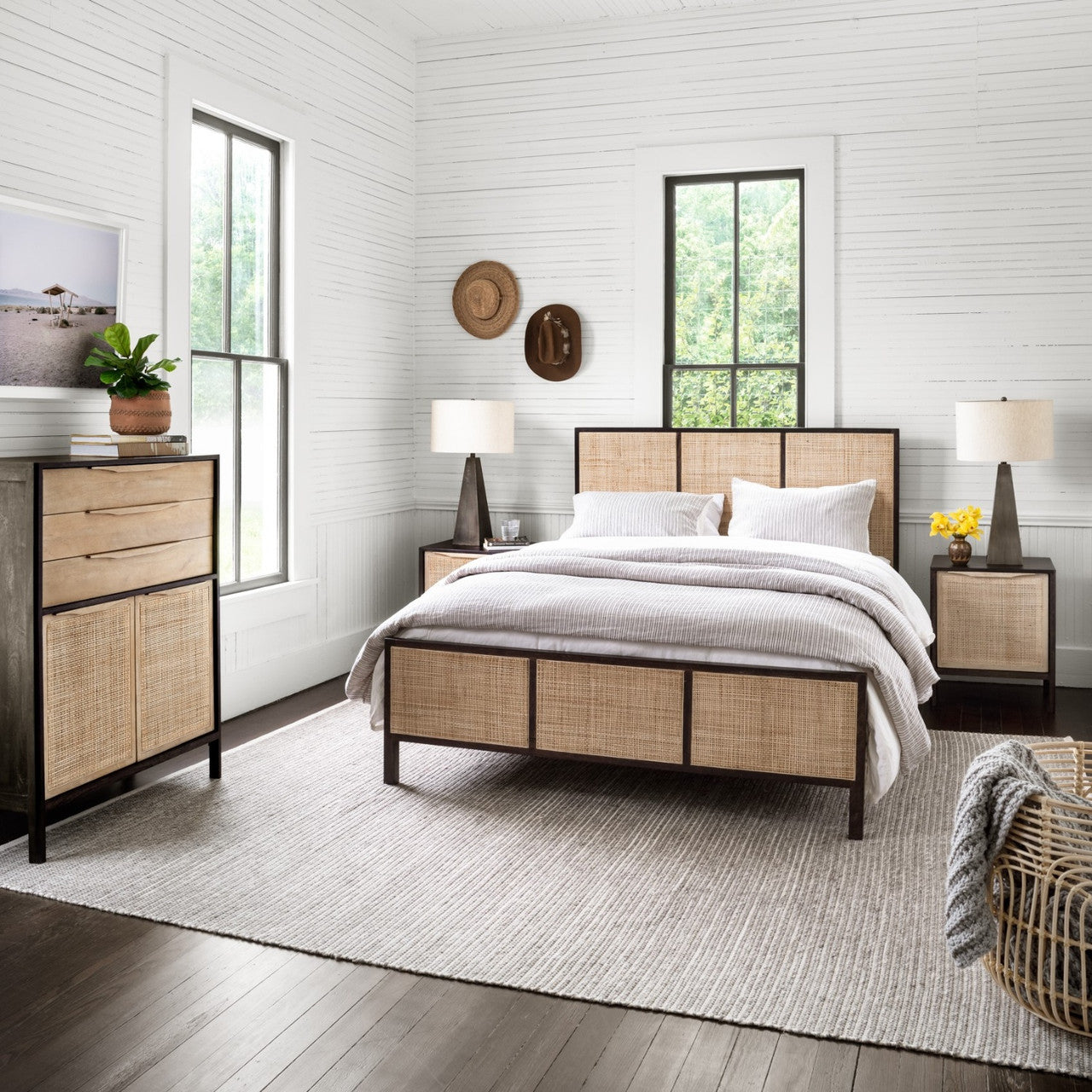 Leander Dark Antique Pewter Table Lamp