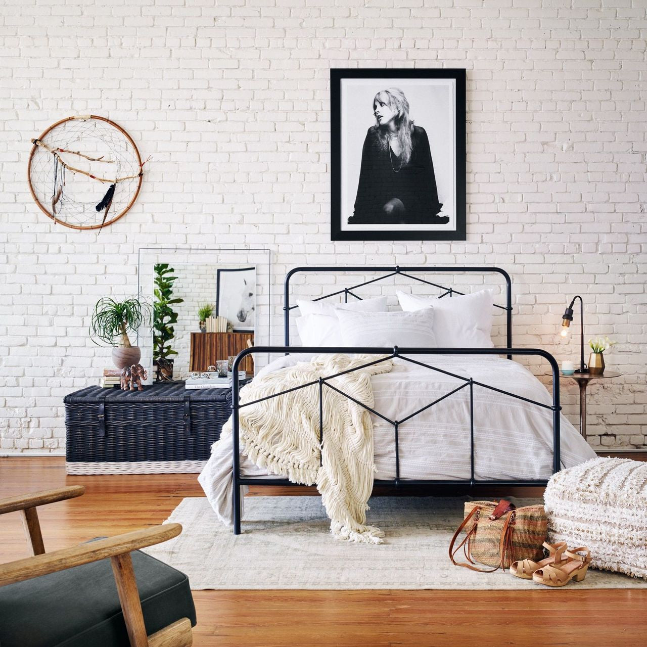 Piper Vintage Black Iron Queen Platform Beds