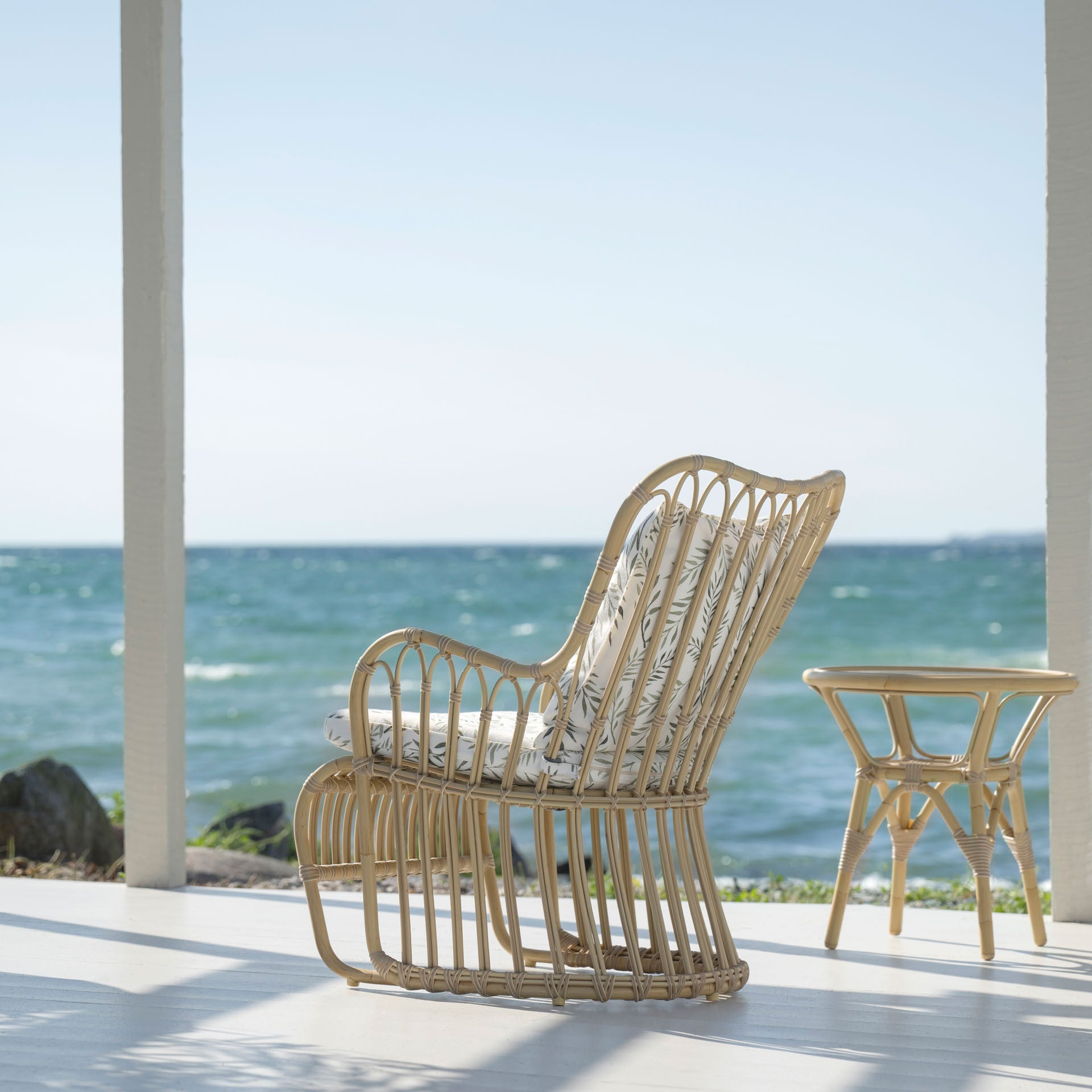 Kindt-Larsen Tulip Chair Exterior by Sika Design - view 4