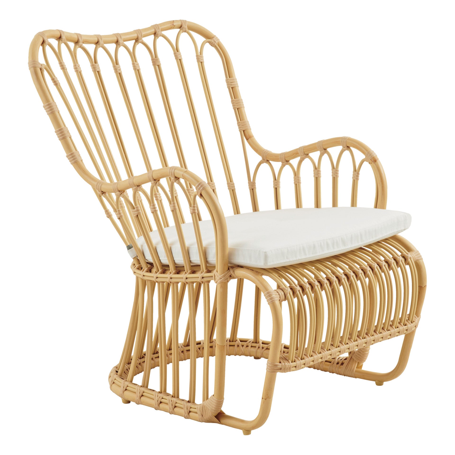 Kindt-Larsen Tulip Chair Exterior by Sika Design