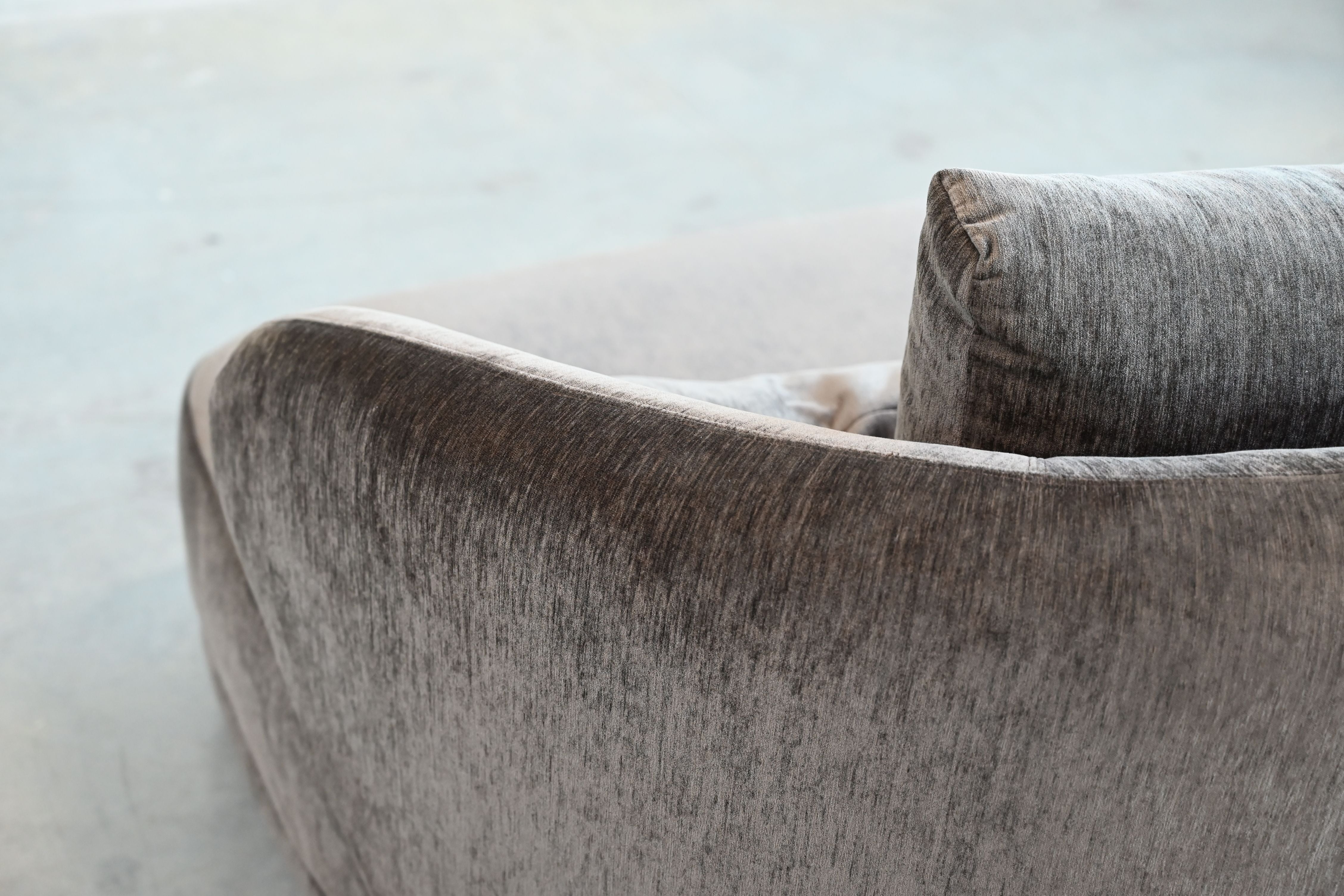 Voltaire Lounge Chair