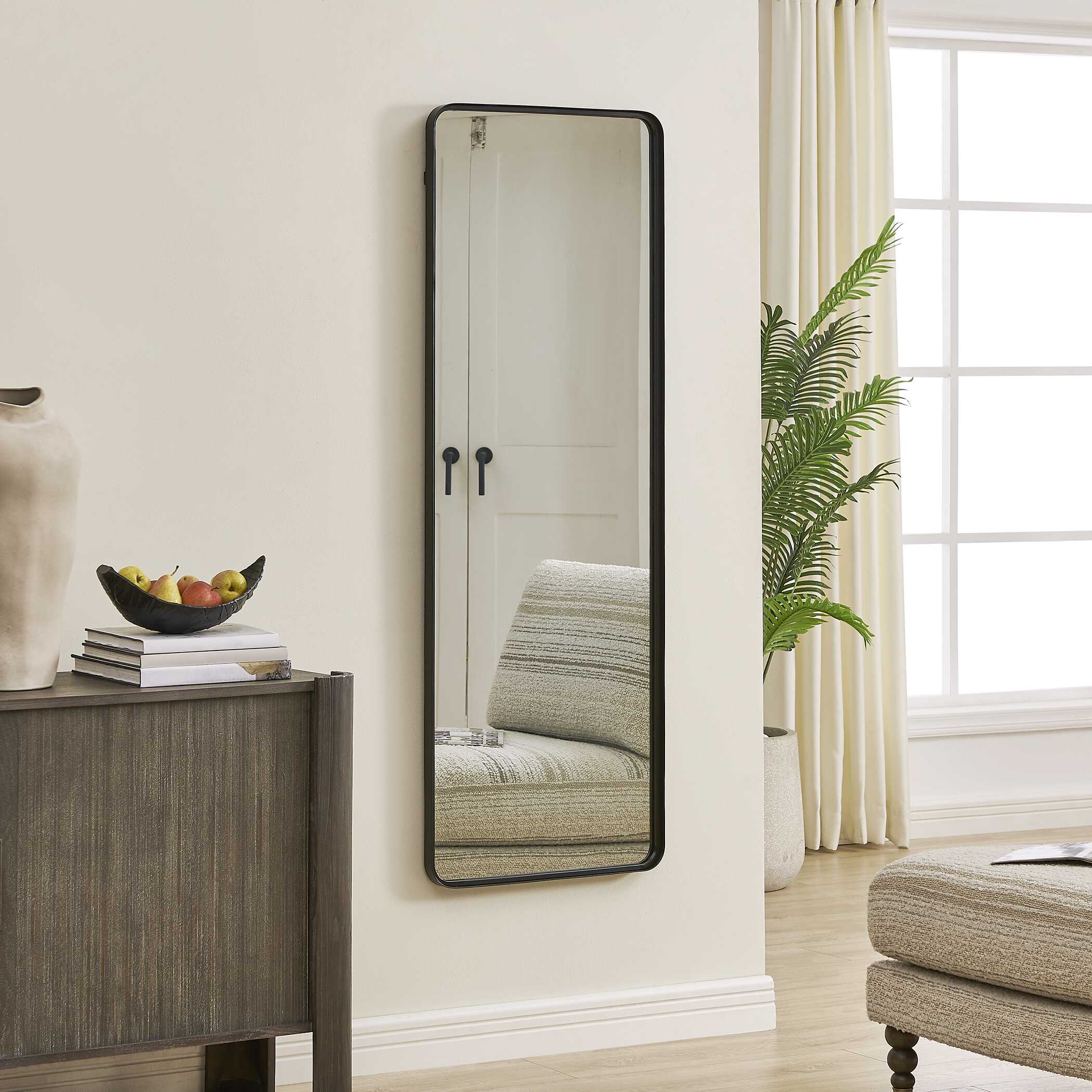 Joric Round Satin Black Wall Mirror