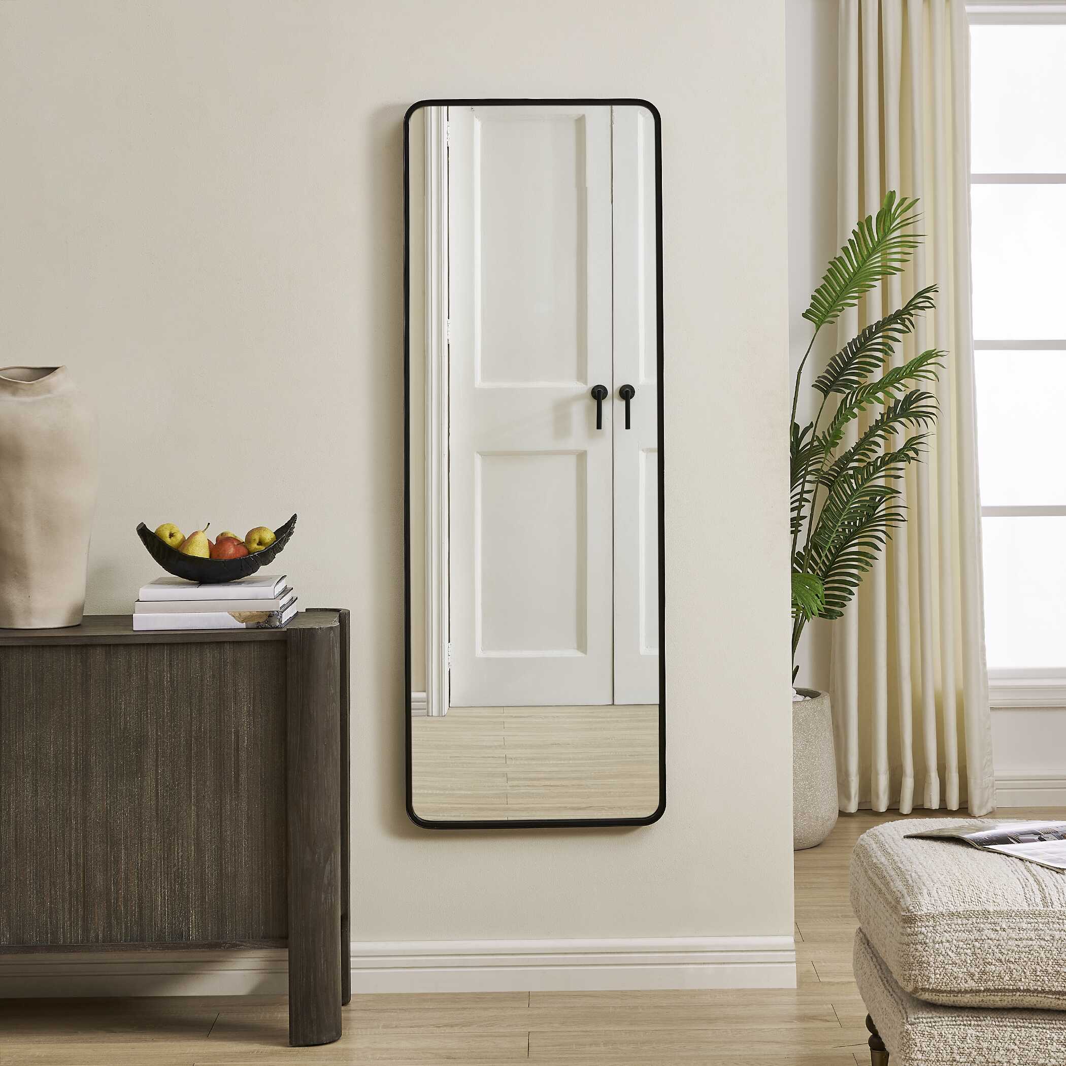 Joric Round Satin Black Wall Mirror