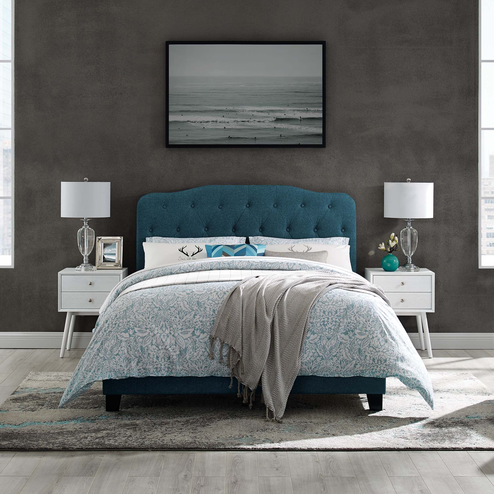 Amelia Upholstered Fabric Queen Bed