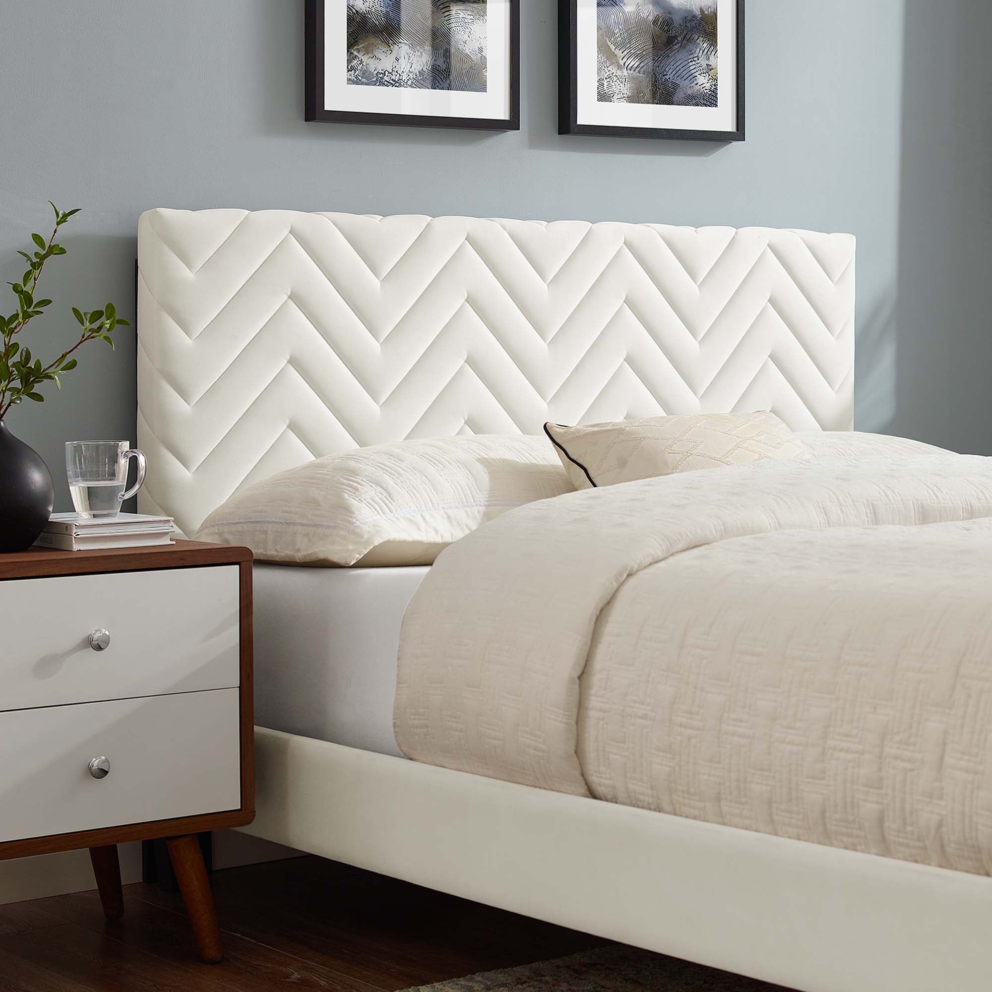 Leah Tapered Wood Leg Chevron Tufted Performance Velvet Twin Platform Bed
