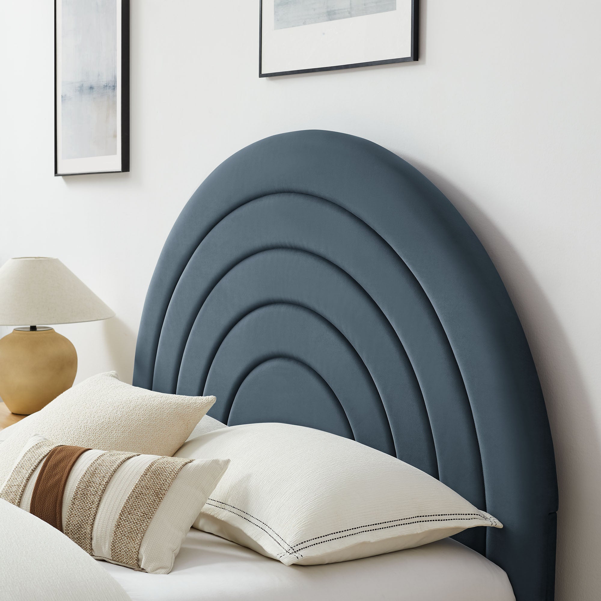 Solana Arched Performance Velvet Full Platform Bed