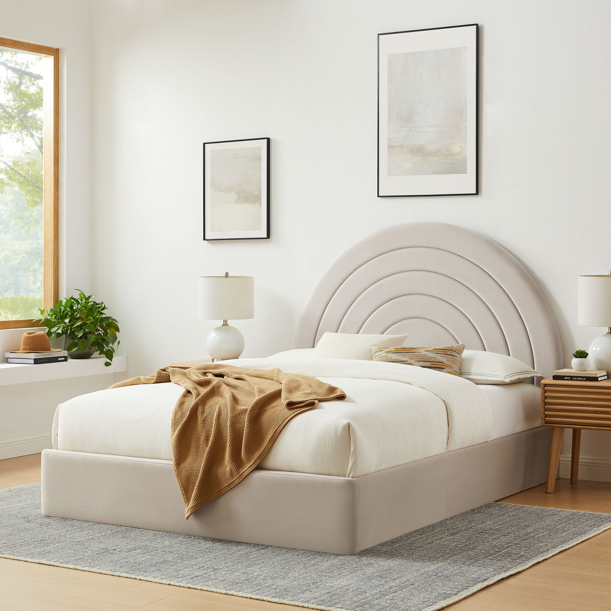 Solana Arched Performance Velvet King Platform Bed