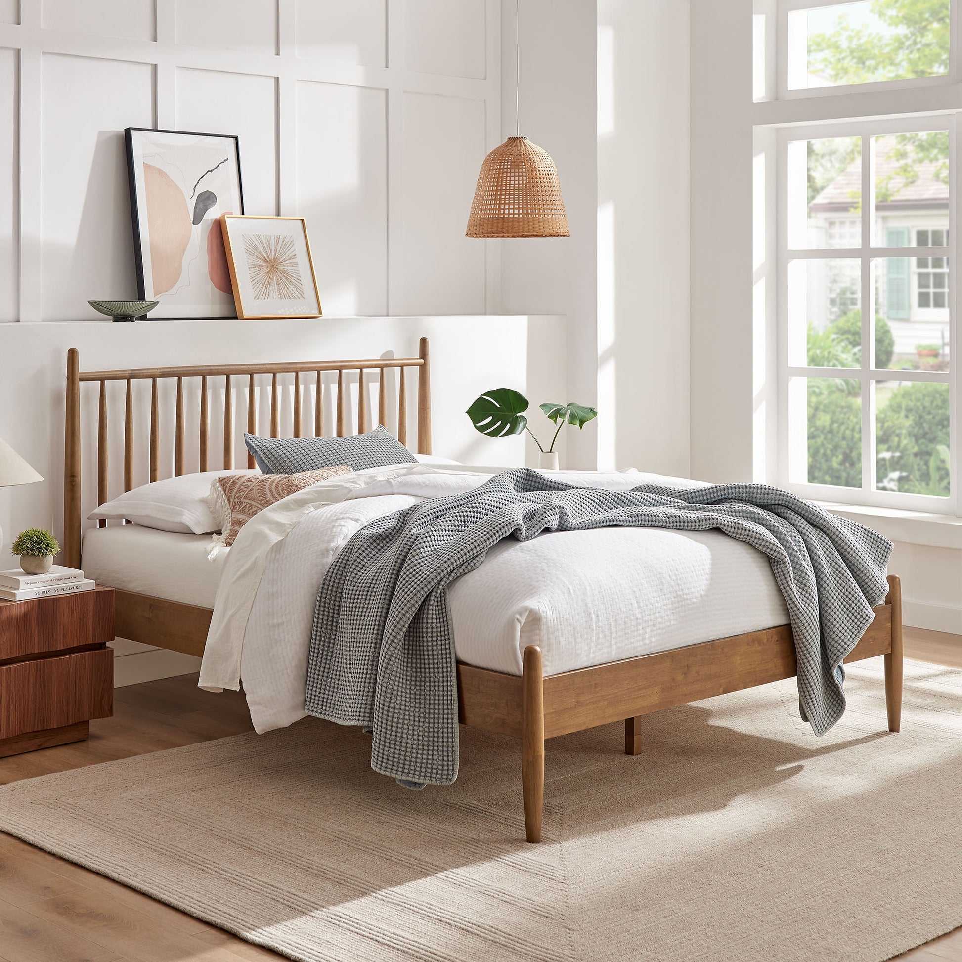 Zane King Size Spindle Bed