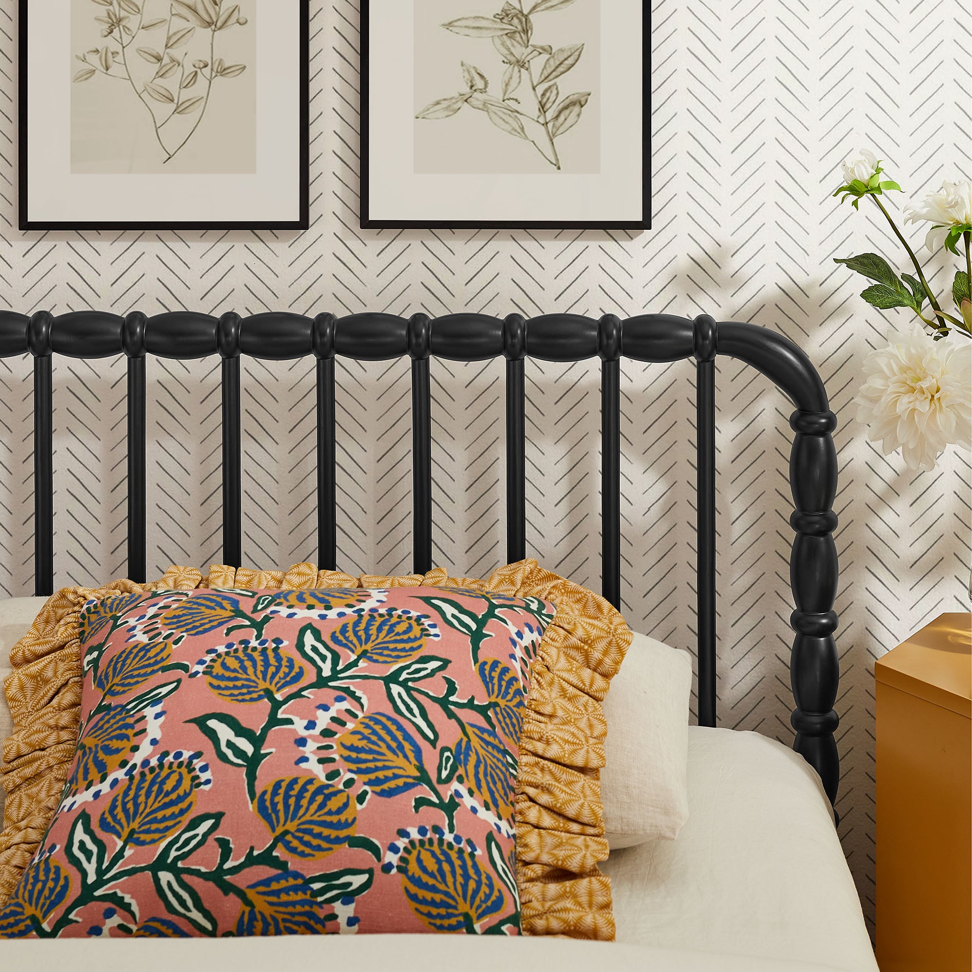Arlette Queen Size Wood Spindle Bed Frame by Modway