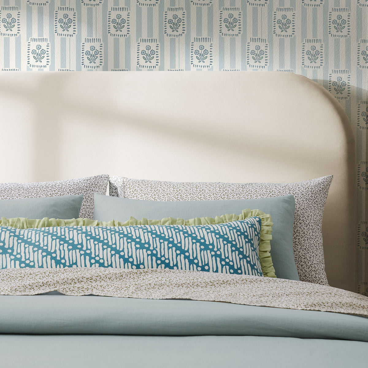 Keynote Queen Size Stain-Resistant Performance Velvet Headboard - Alabaster