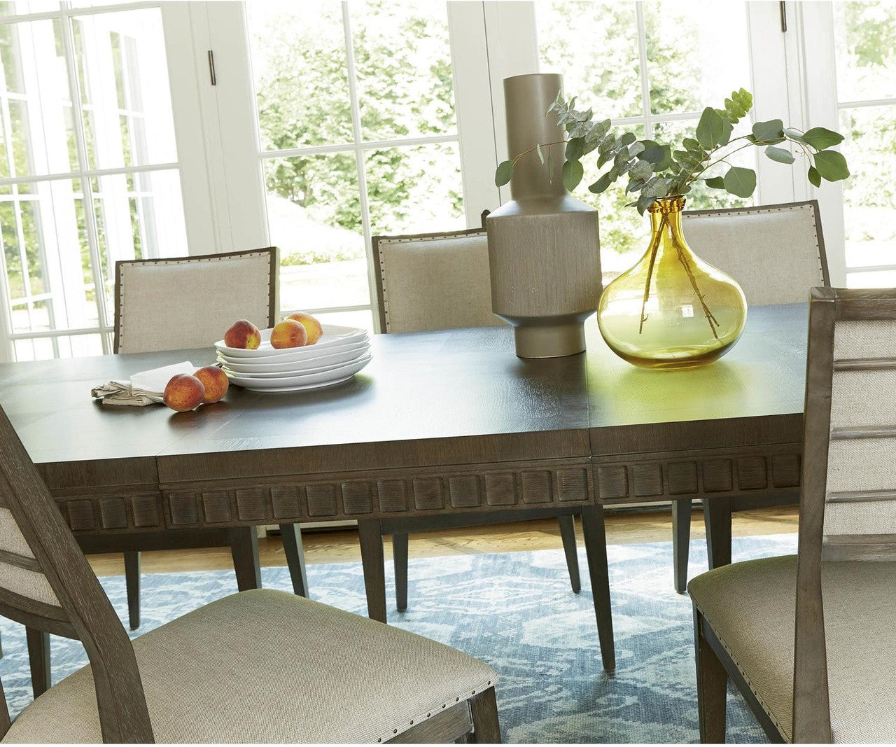 Playlist Encore Dinner Table