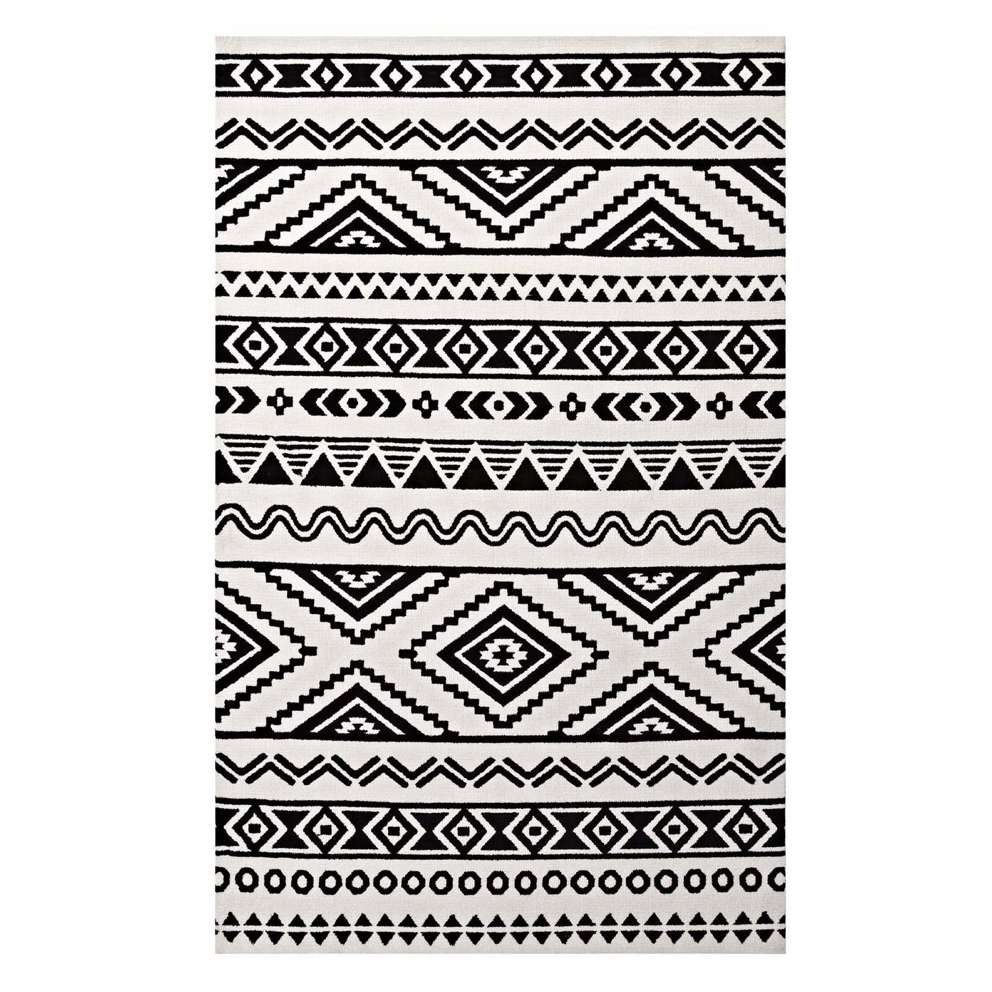 Haku Geometric Moroccan Tribal 5x8 Area Rug - Black and White