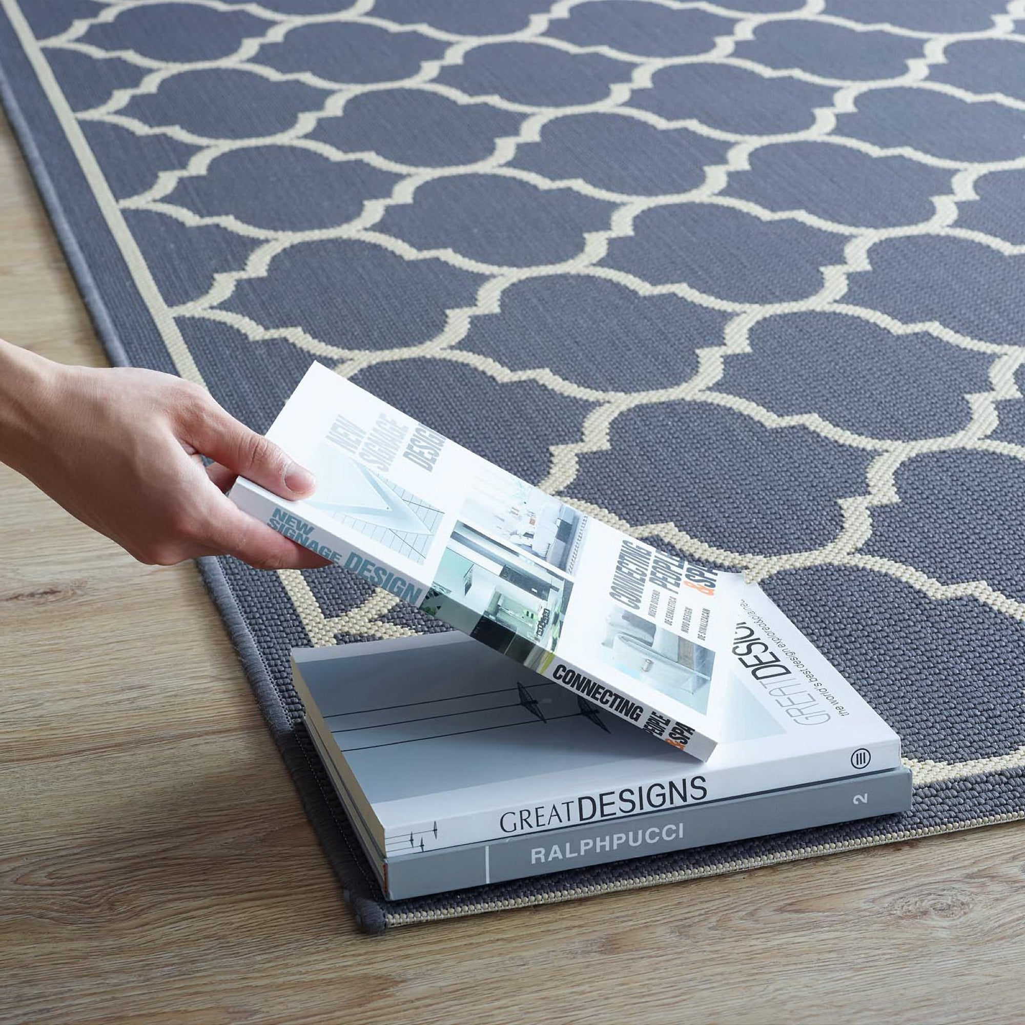 Avena Moroccan Quatrefoil Trellis Indoor and Outdoor 5x8 Area Rug