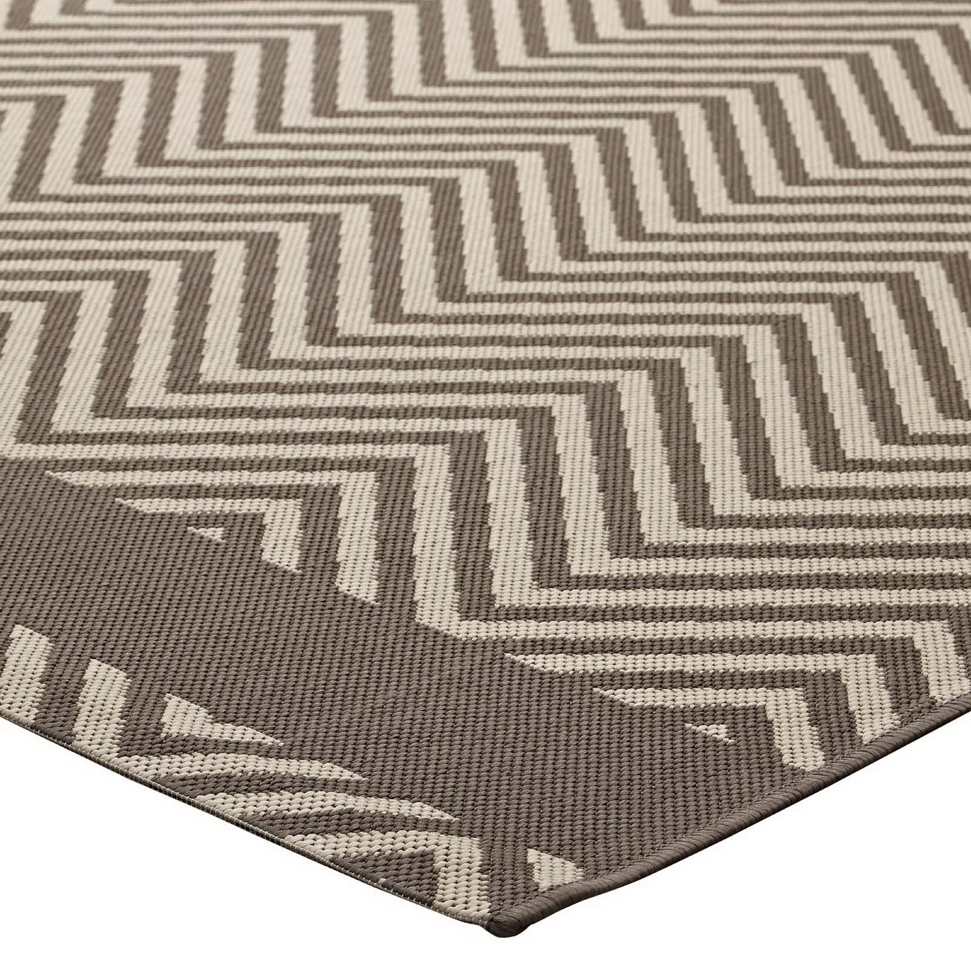 Optica Chevron With End Borders Indoor and Outdoor 5x8 Area Rug
