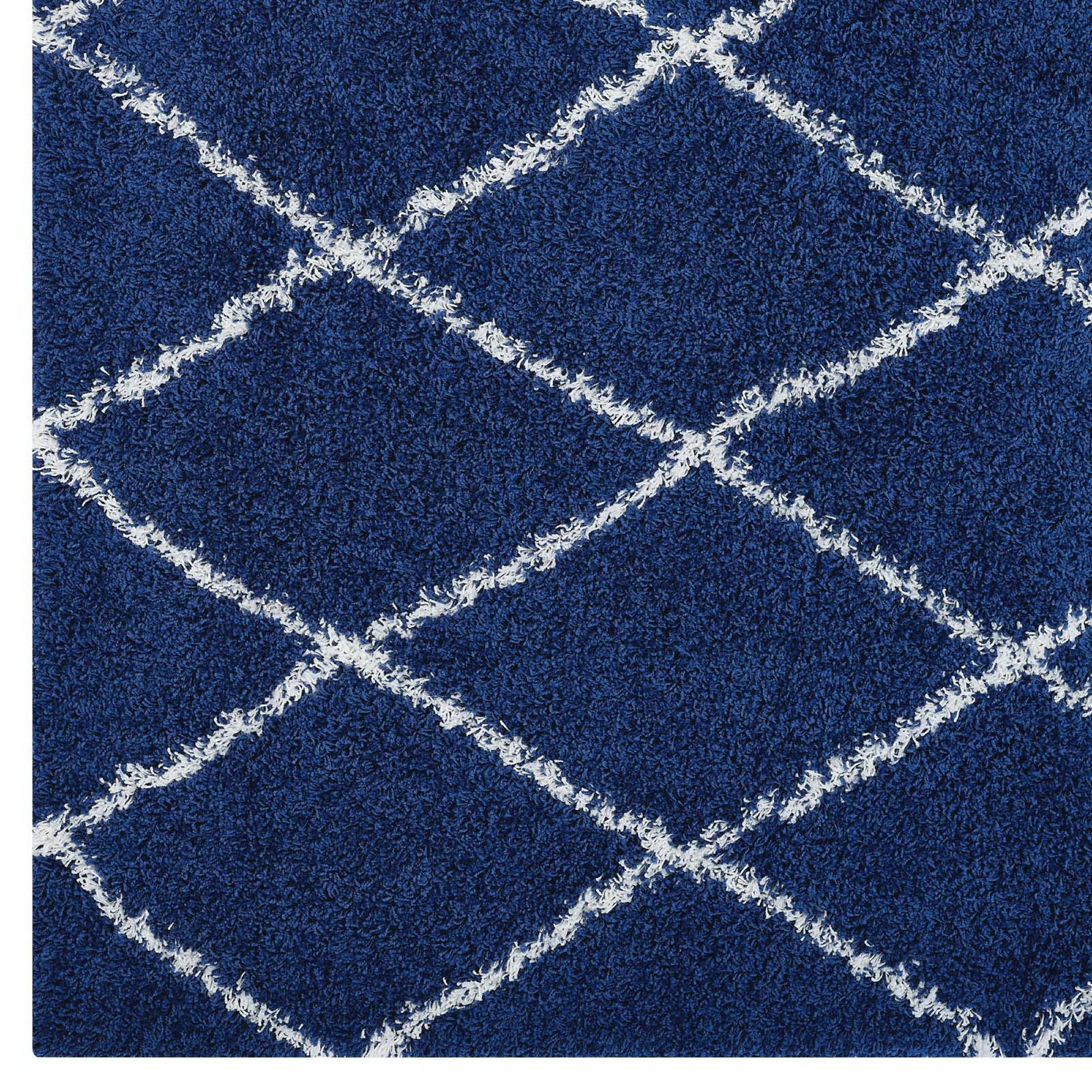 Toryn Diamond Lattice 5x8 Shag Area Rug - Gray and Ivory