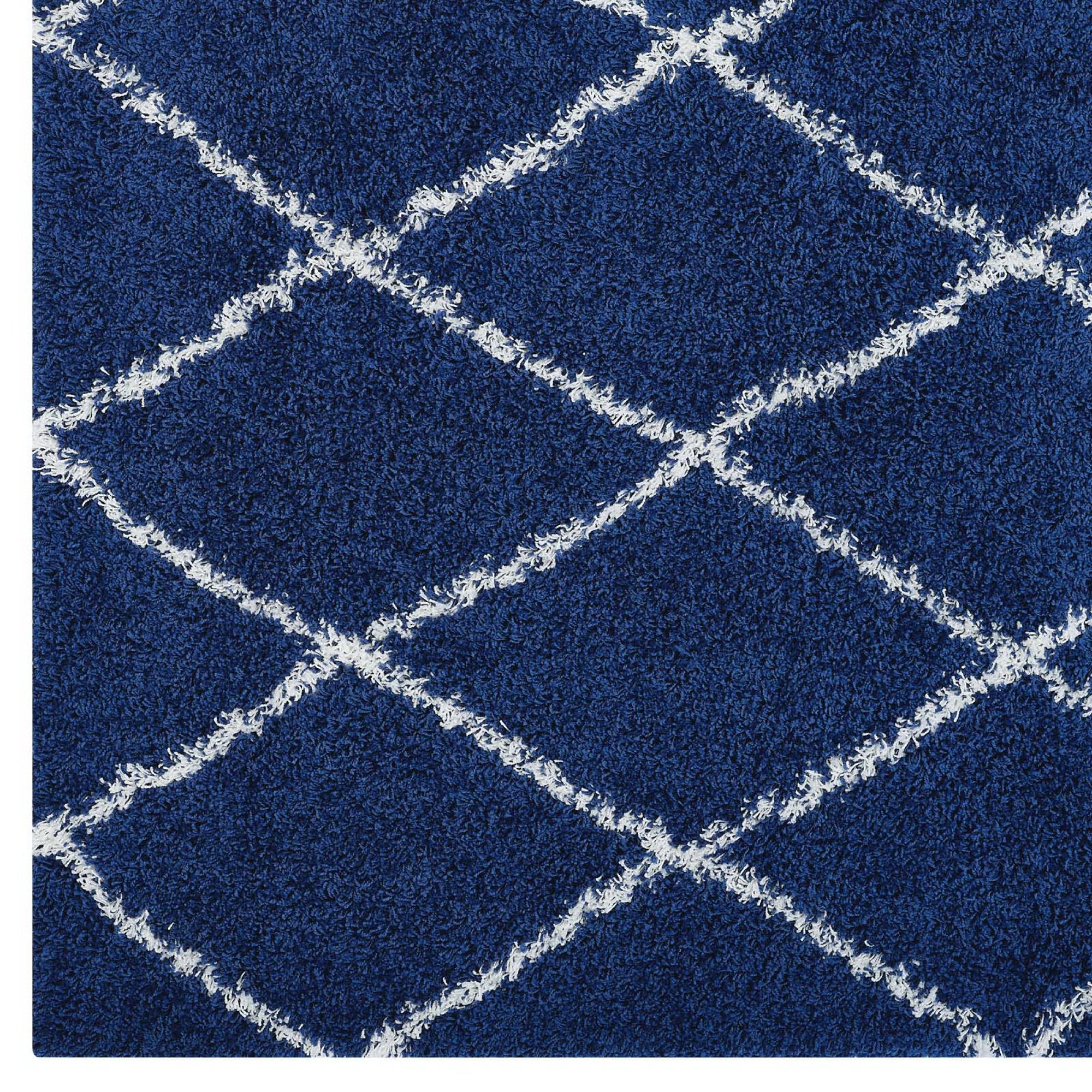 Toryn Diamond Lattice 5x8 Shag Area Rug - Gray and Ivory