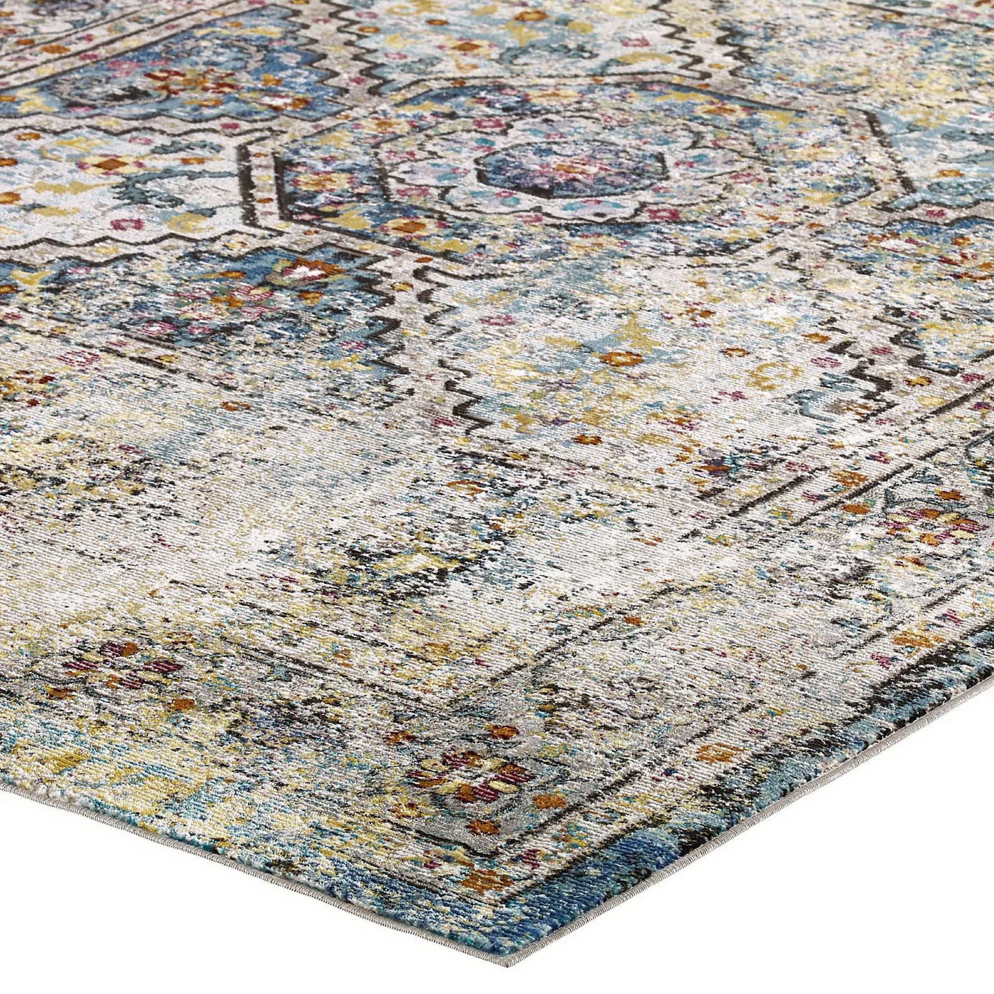 Success Jacinda Distressed Vintage Floral Vintage Medallion 8x10 Area Rug