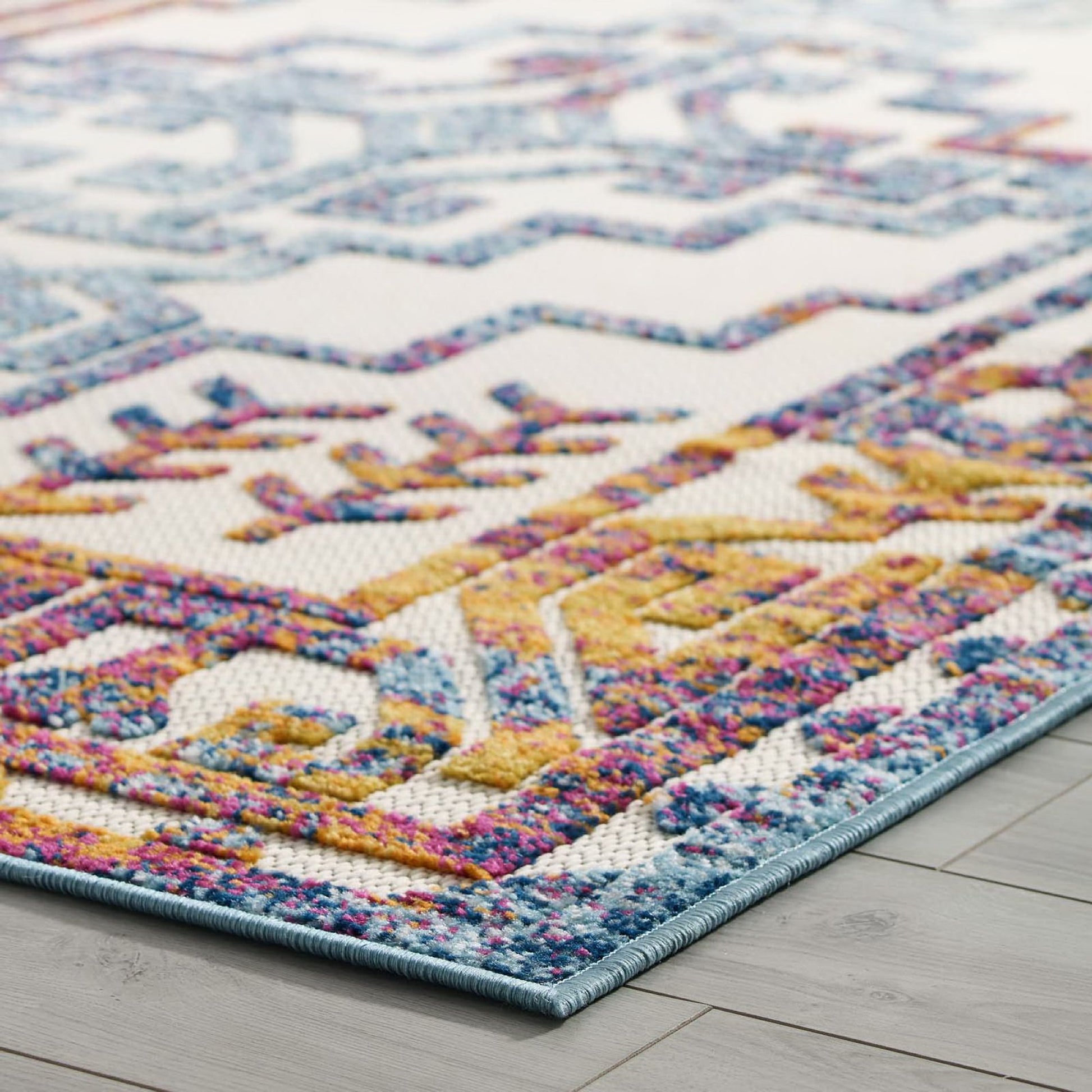 Reflect Nyssa Distressed Geometric Southwestern Aztec 5x8 Indoor/Outdoor Area Rug